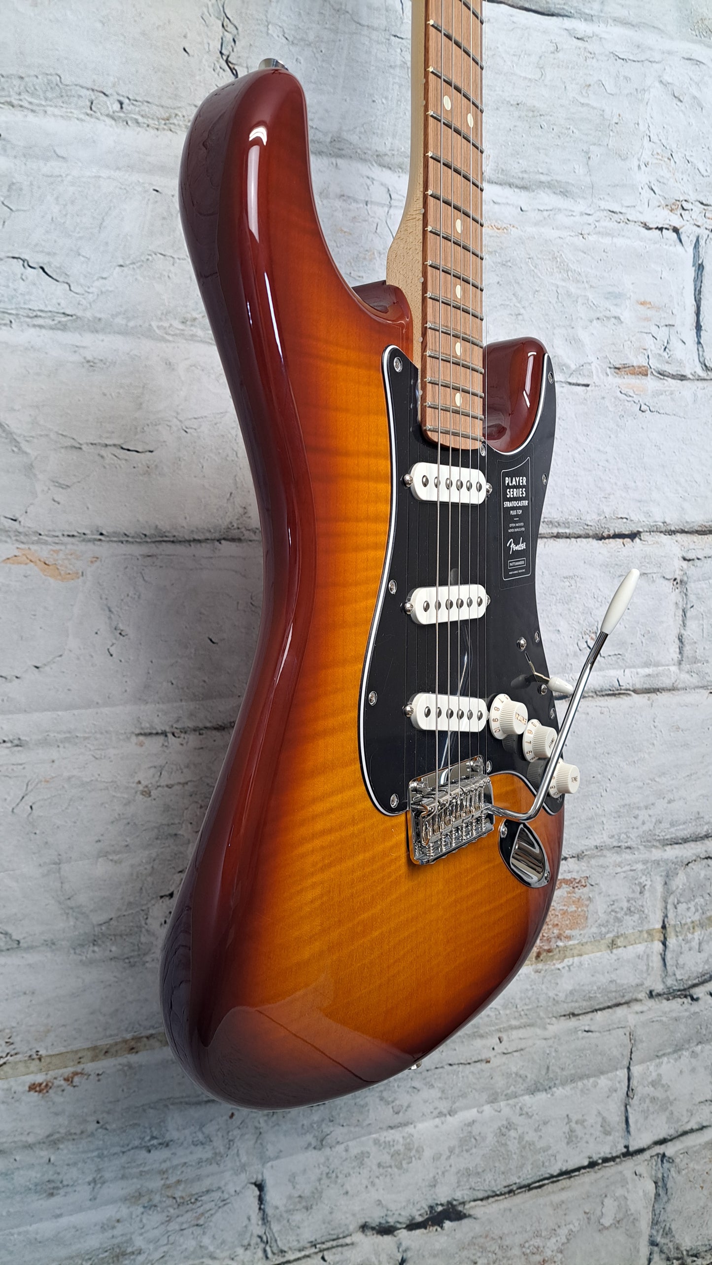 Fender Player Stratocaster Plus Top - Tobacco Sunburst