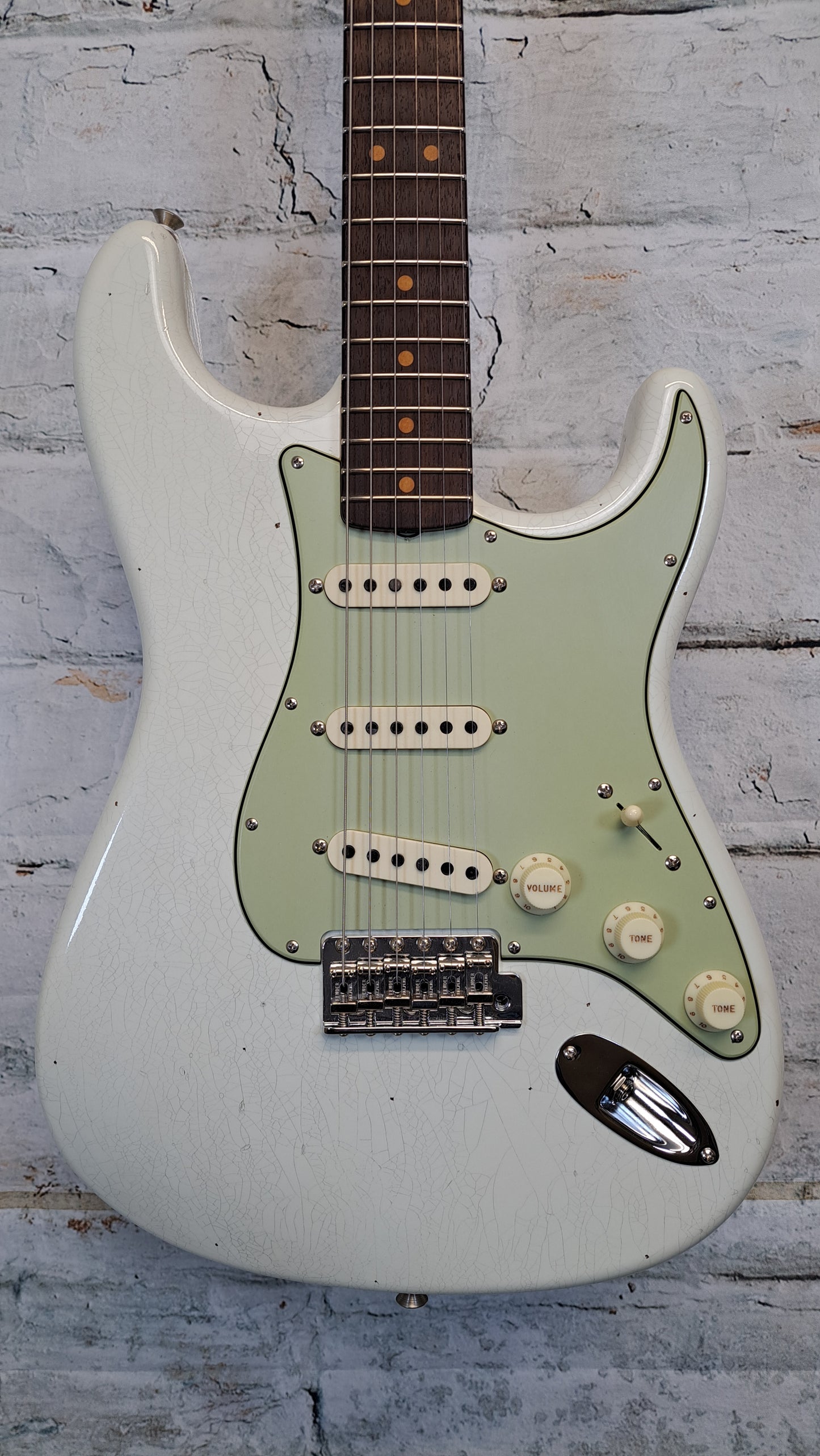 Fender Custom Shop Limited Edition '64 Stratocaster Relic - Aged Olympic White