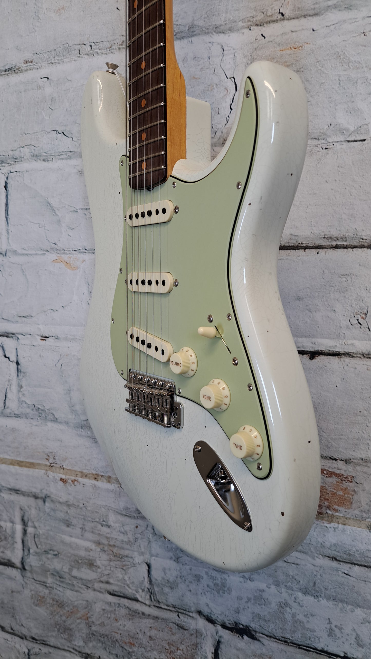 Fender Custom Shop Limited Edition '64 Stratocaster Relic - Aged Olympic White