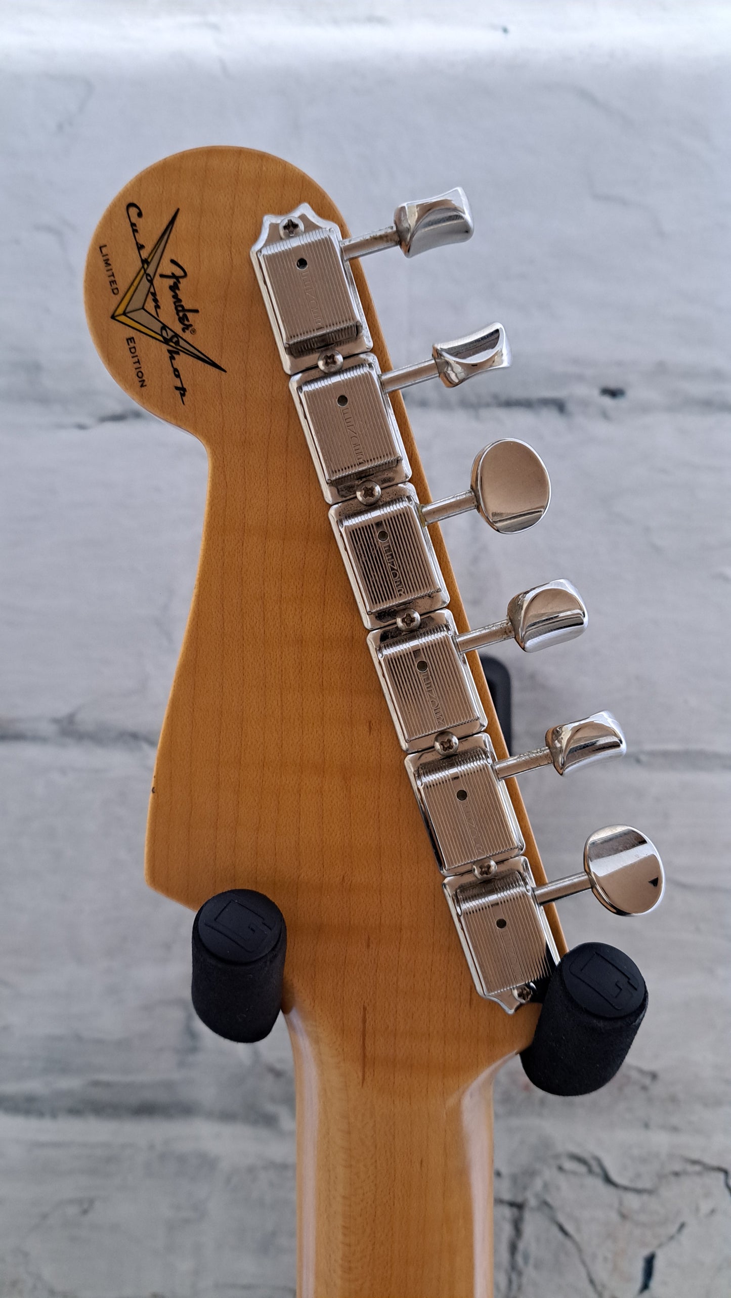 Fender Custom Shop Limited Edition '64 Stratocaster Relic - Aged Olympic White