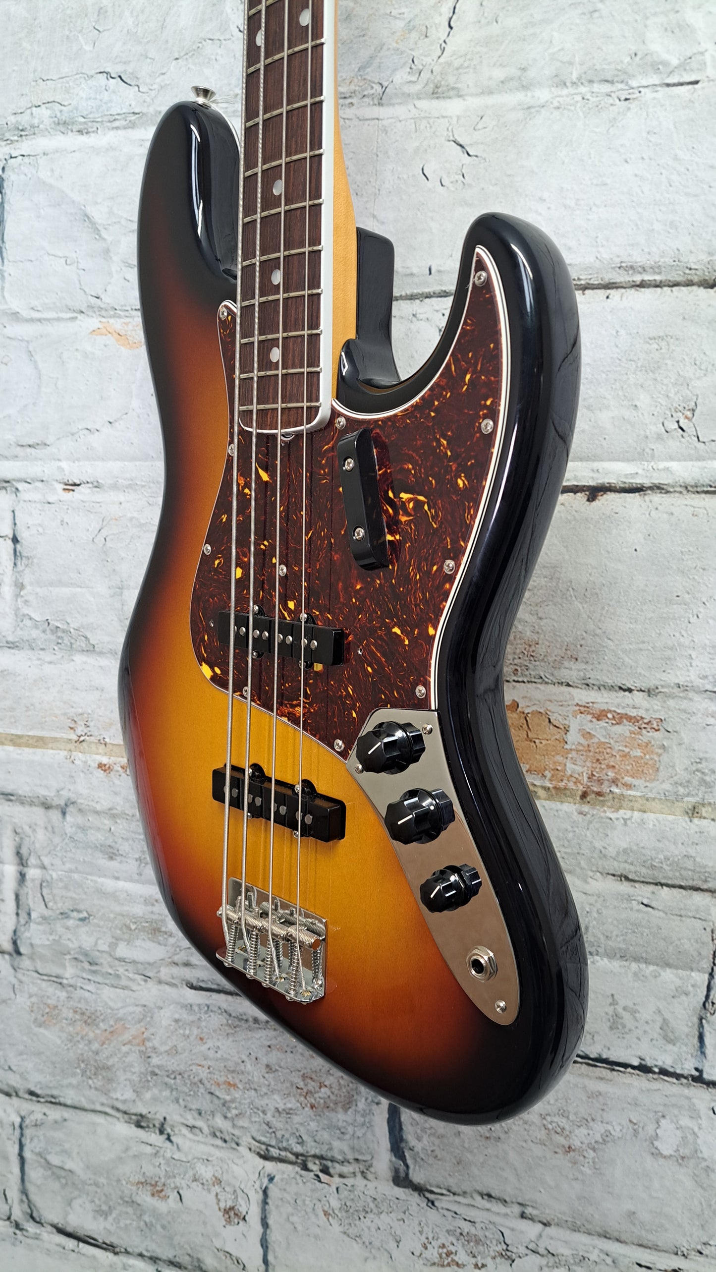 Fender American Vintage II 1966 Jazz Bass - 3 Color Sunburst