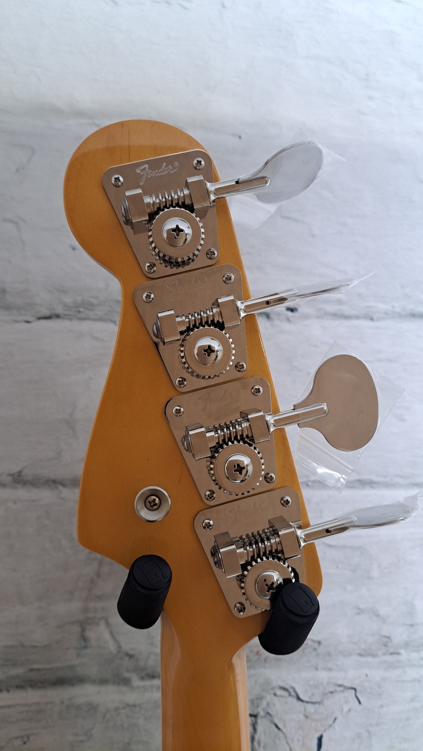 Fender American Vintage II 1966 Jazz Bass - 3 Color Sunburst