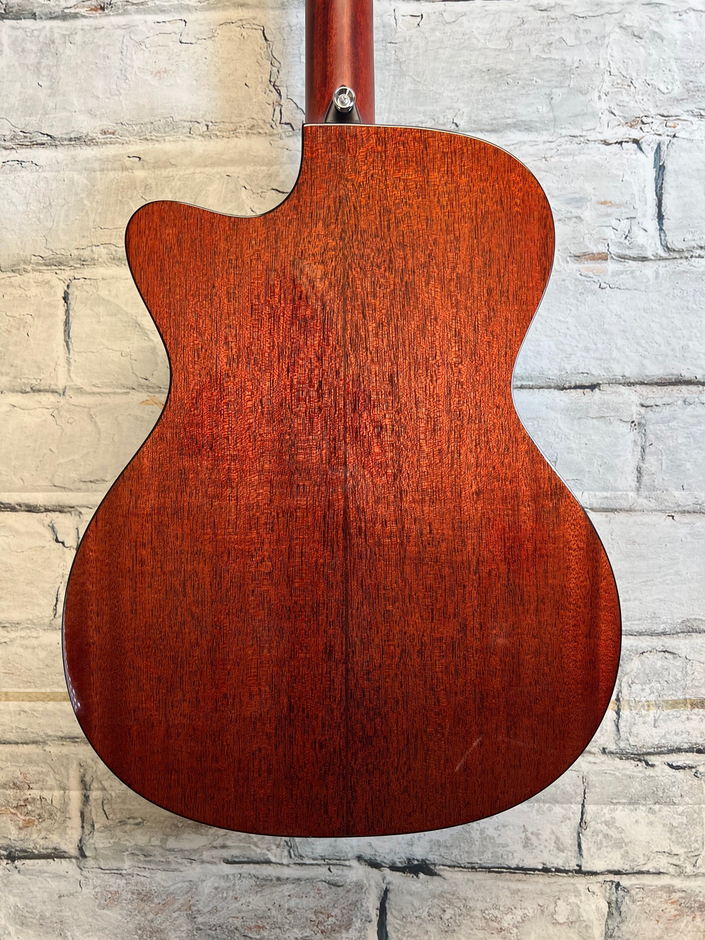 Alvarez Masterworks Folk/OM Guitar, Acoustic/Electric