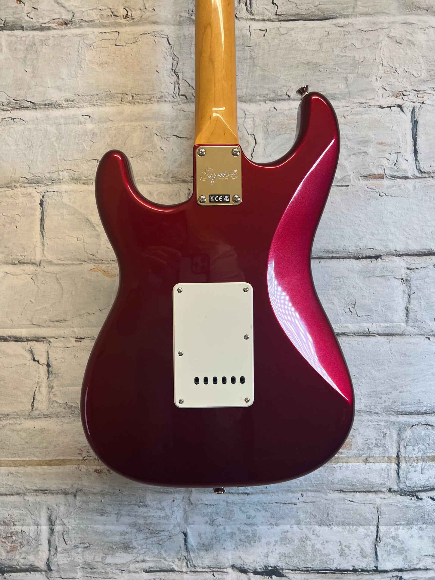 Squier Classic Vibe ‘60’s Stratocaster- Candy Apple Red
