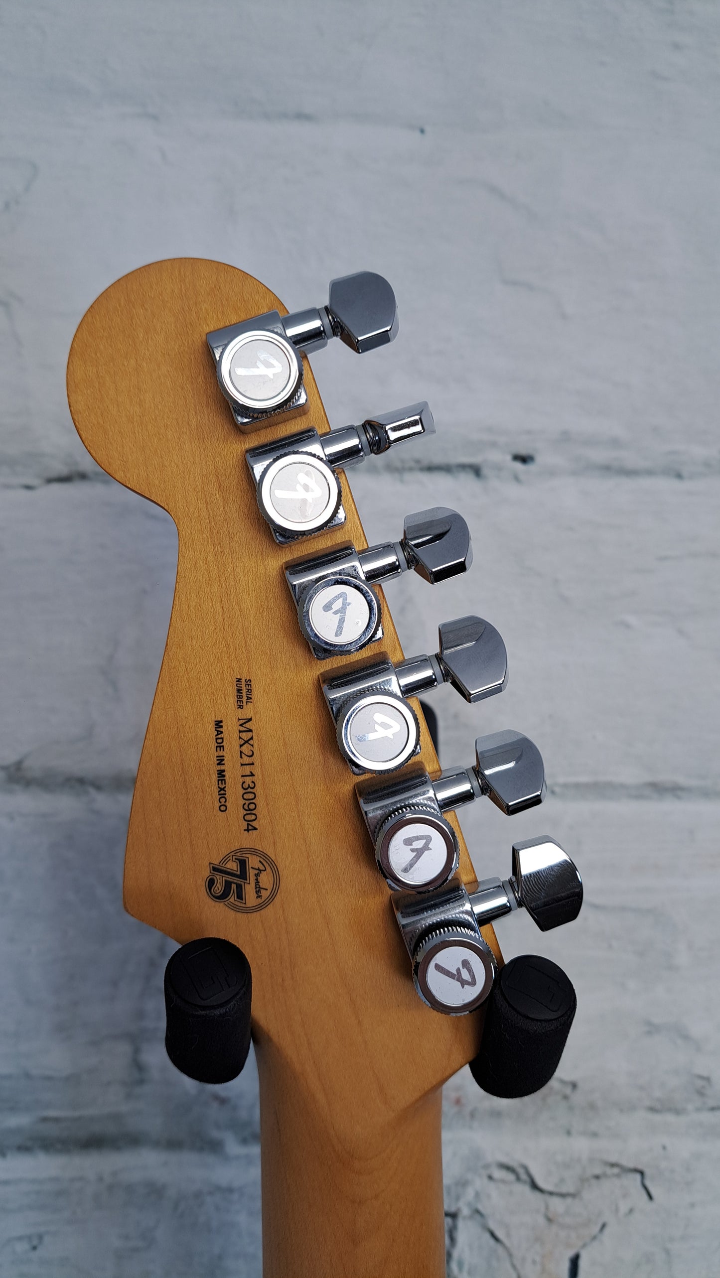 Fender Player Plus Stratocaster - Maple Fingerboard Tequila Sunrise