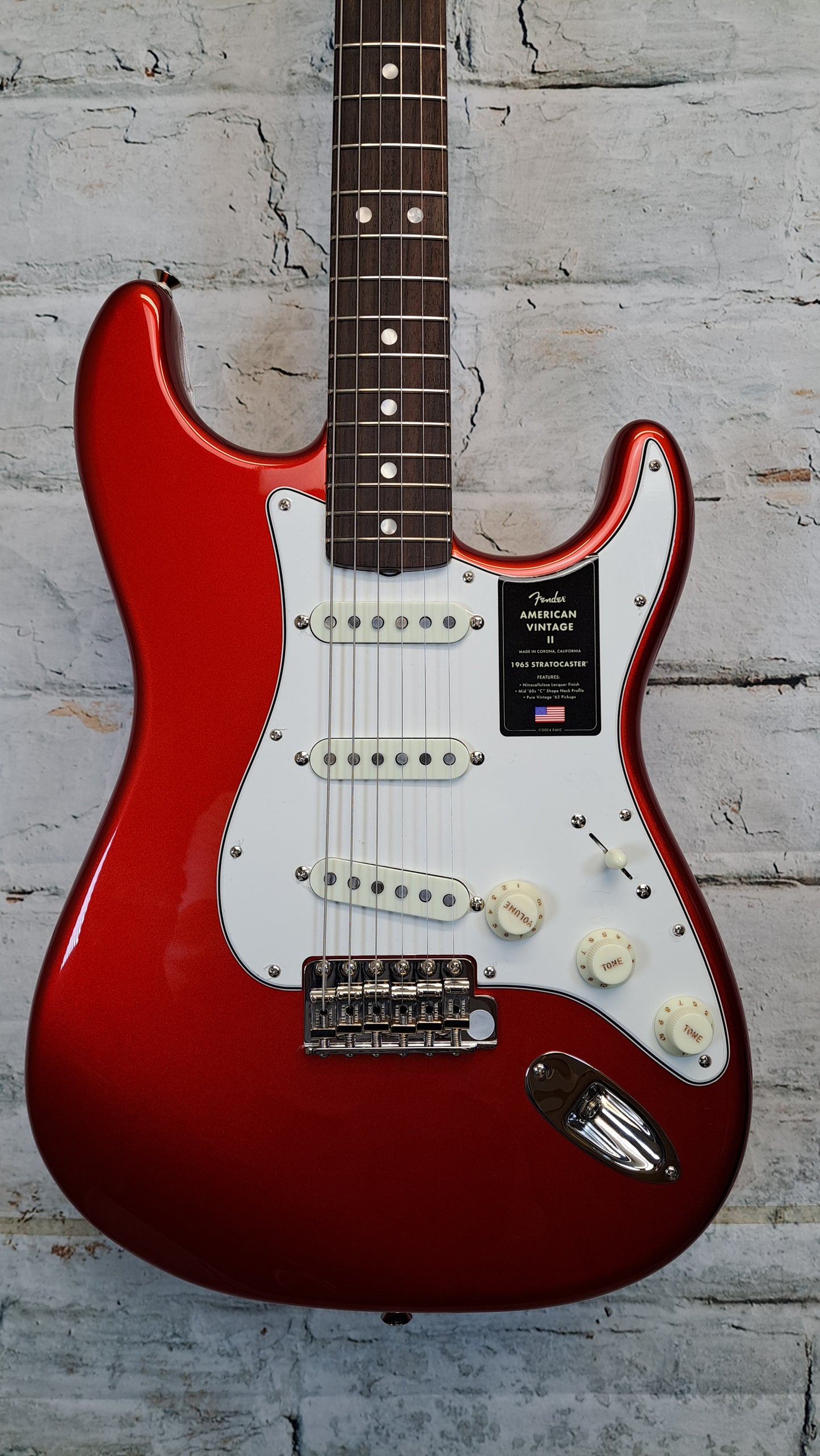 Fender American Vintage II 1965 Stratocaster - Candy Apple Red
