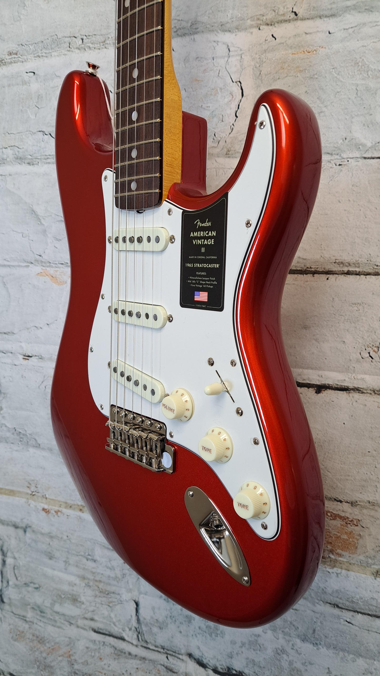 Fender American Vintage II 1965 Stratocaster - Candy Apple Red