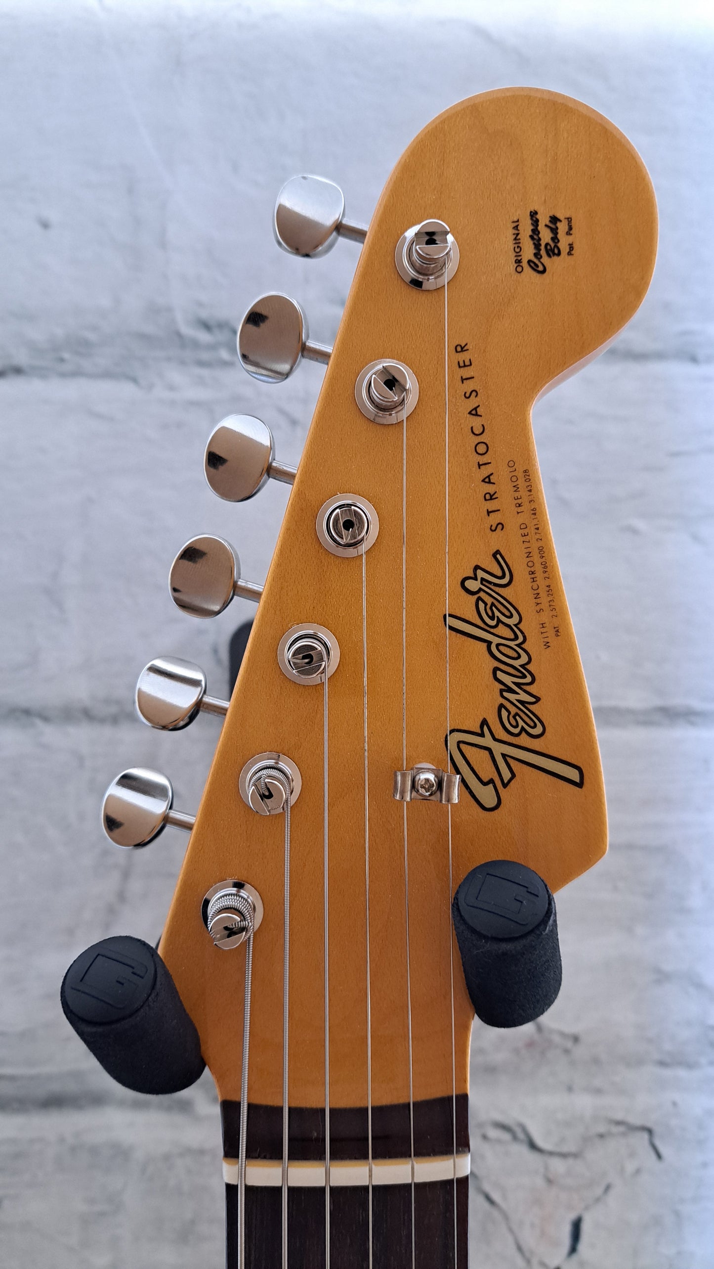 Fender American Vintage II 1965 Stratocaster - Candy Apple Red