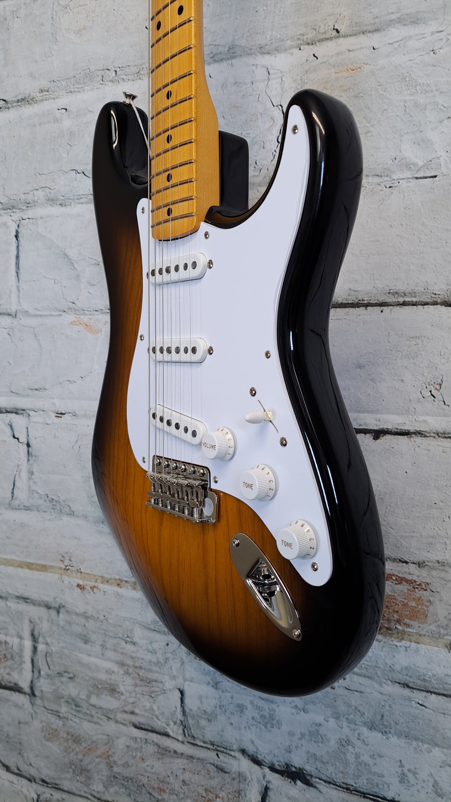 Fender 70th Anniversary American Vintage II 1954 Stratocaster