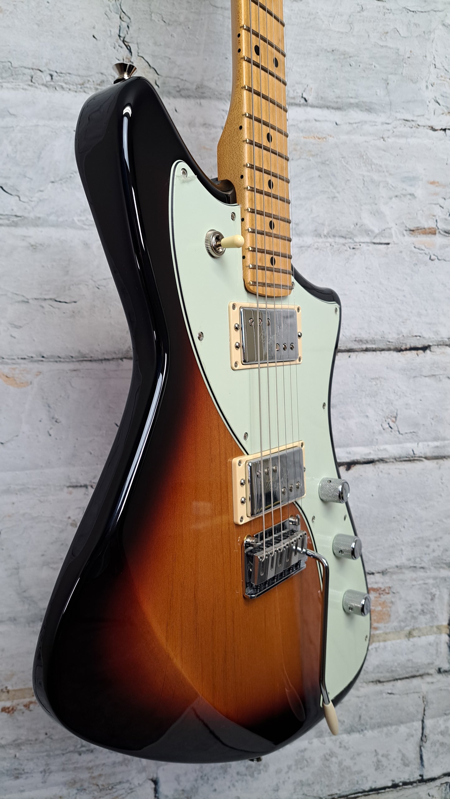 Fender Player Plus Meteora H - 3 Tone Sunburst