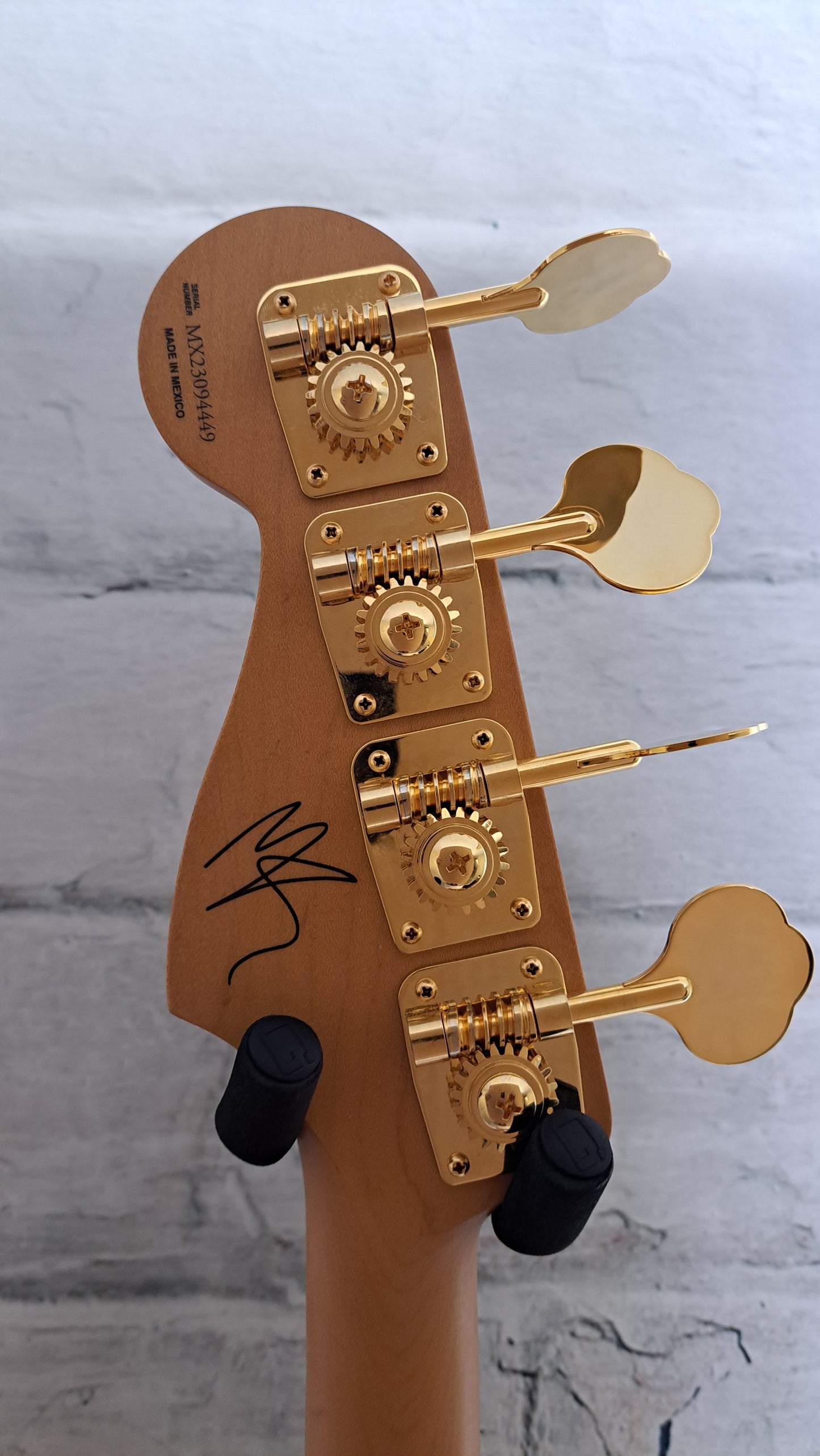 Fender Limited Edition Mike Kerr Jaguar Bass - Orange