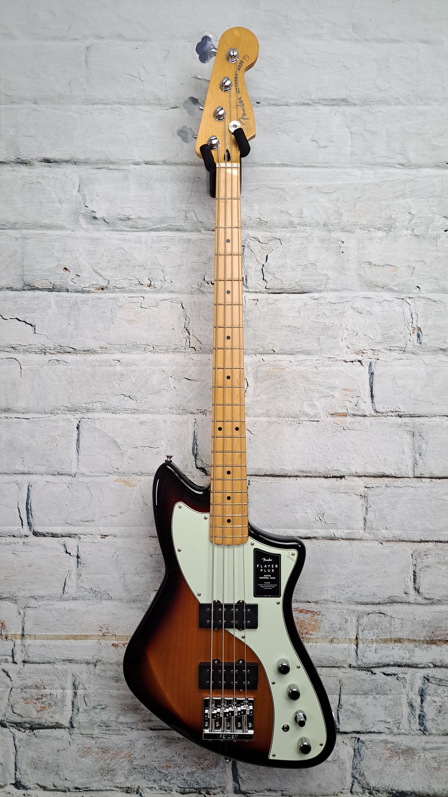 Fender Player Plus Active Meteora Bass - 3 Tone Sunburst
