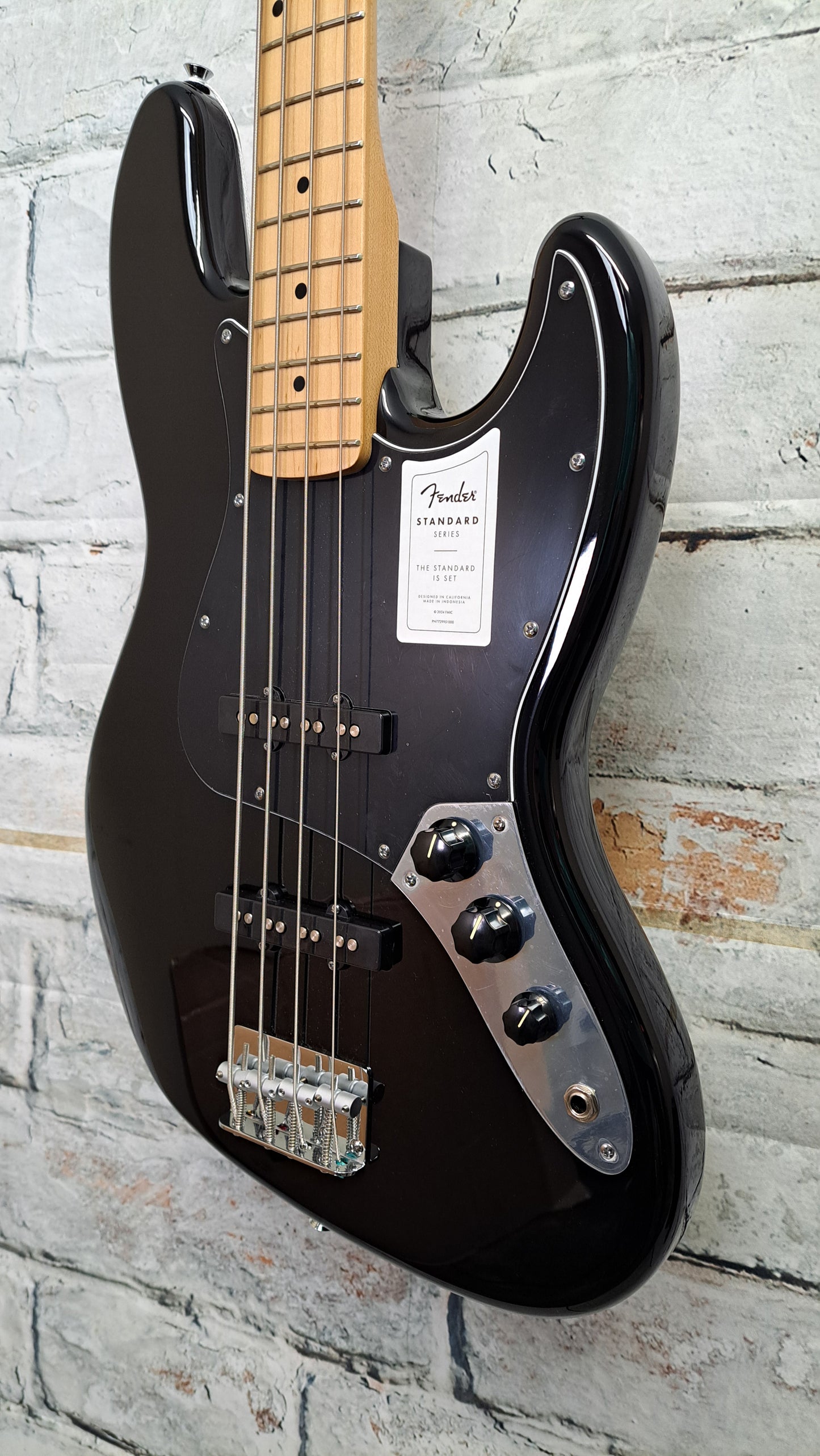 Fender Standard Jazz Bass - Black