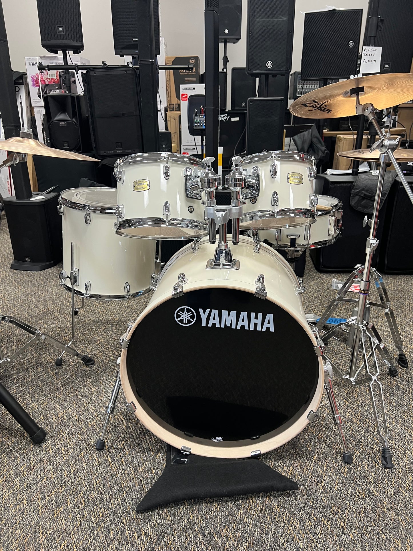Yamaha Stage CUstom Birch 5-pc drum set -Pure White with hardware