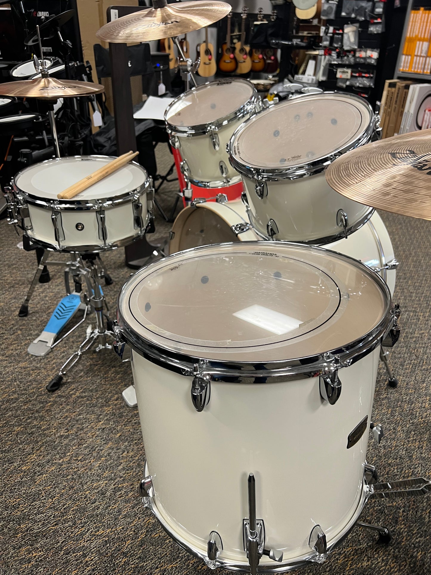 Yamaha Stage CUstom Birch 5-pc drum set -Pure White with hardware