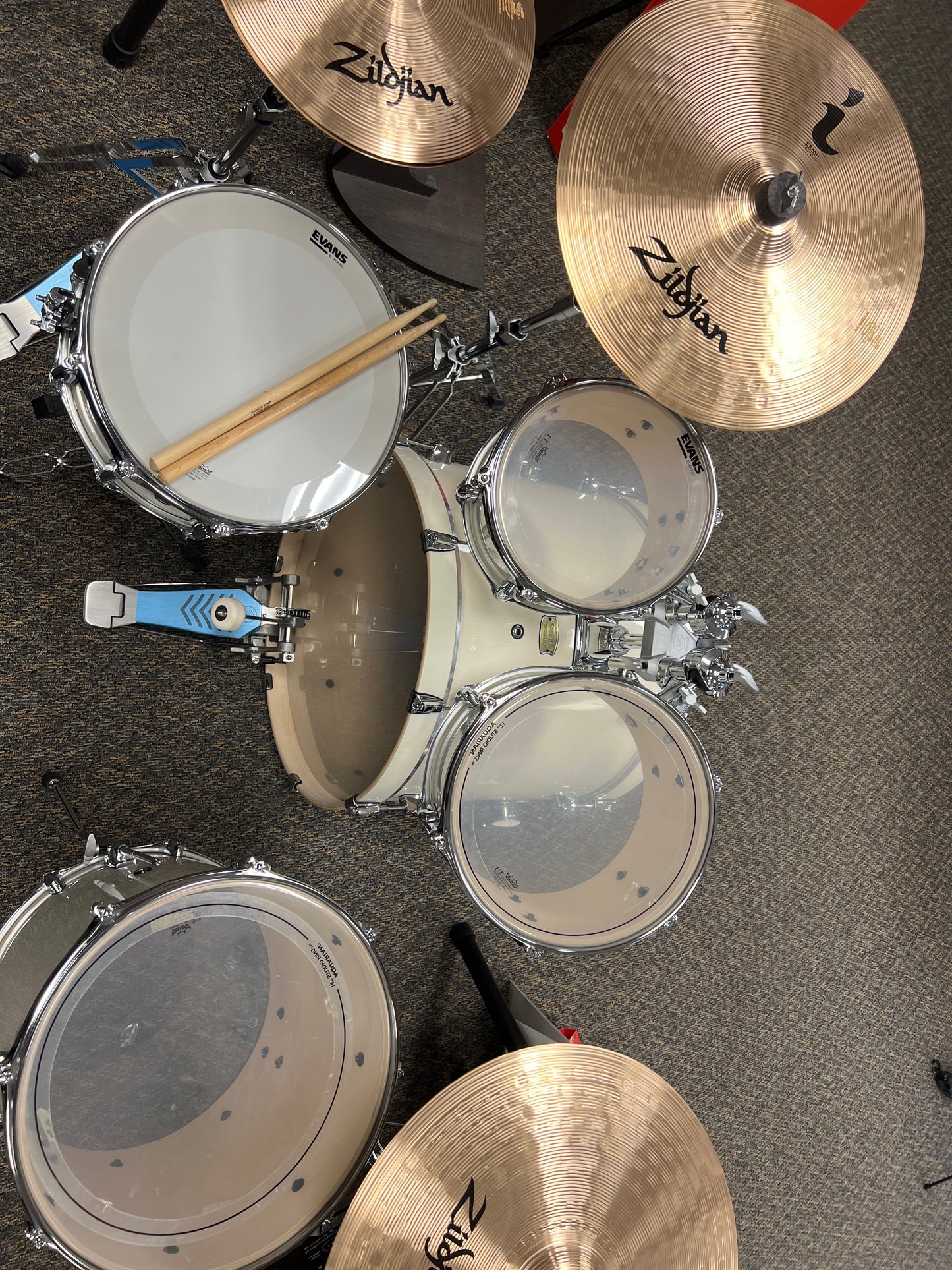 Yamaha Stage CUstom Birch 5-pc drum set -Pure White with hardware