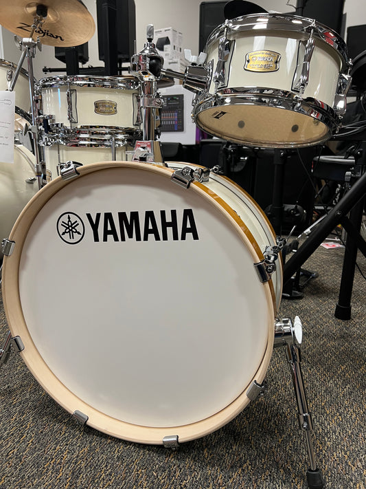 Yahama SBP0F4H Stage Custom Hip 4-piece Shell Pack-Classic White
