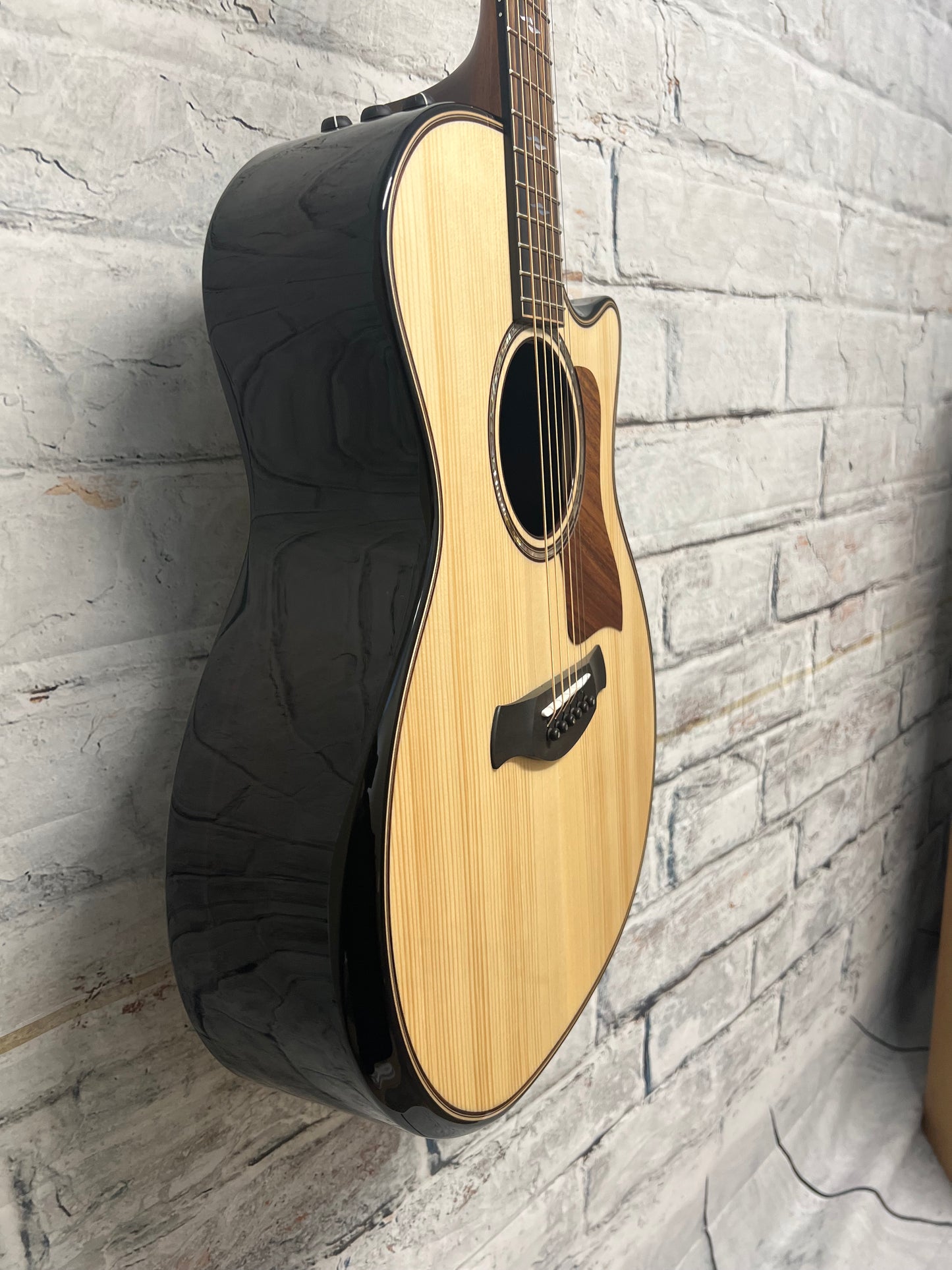 Taylor Builder’s Edition 814ce