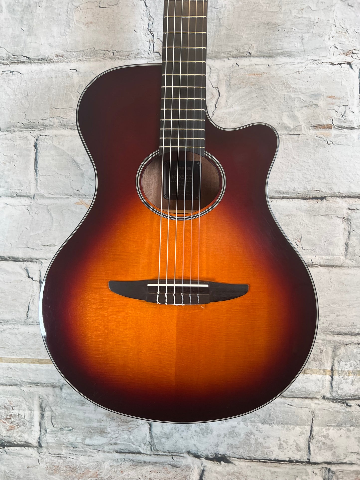 Used  Yahama NTX500 Nylon String Acoustic