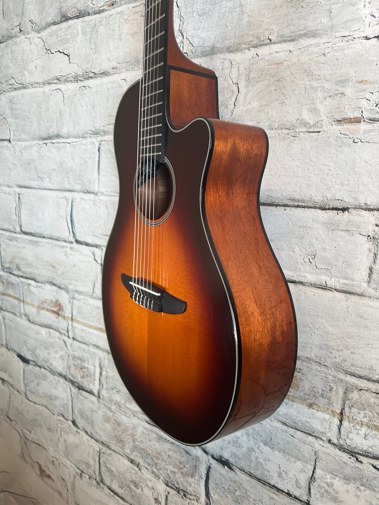 Used  Yahama NTX500 Nylon String Acoustic