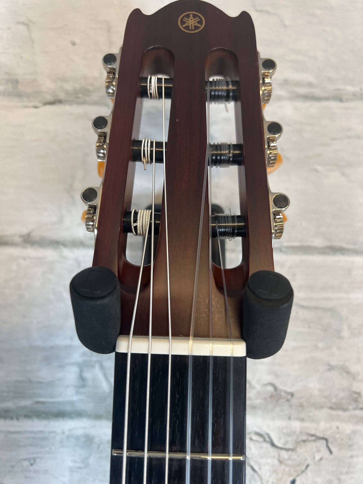 Used  Yahama NTX500 Nylon String Acoustic