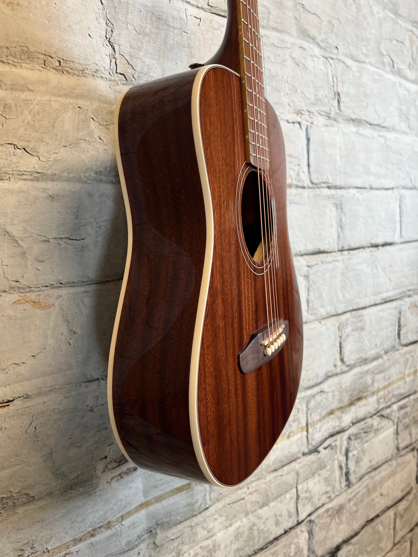 Fender California Standard Redondo Mini