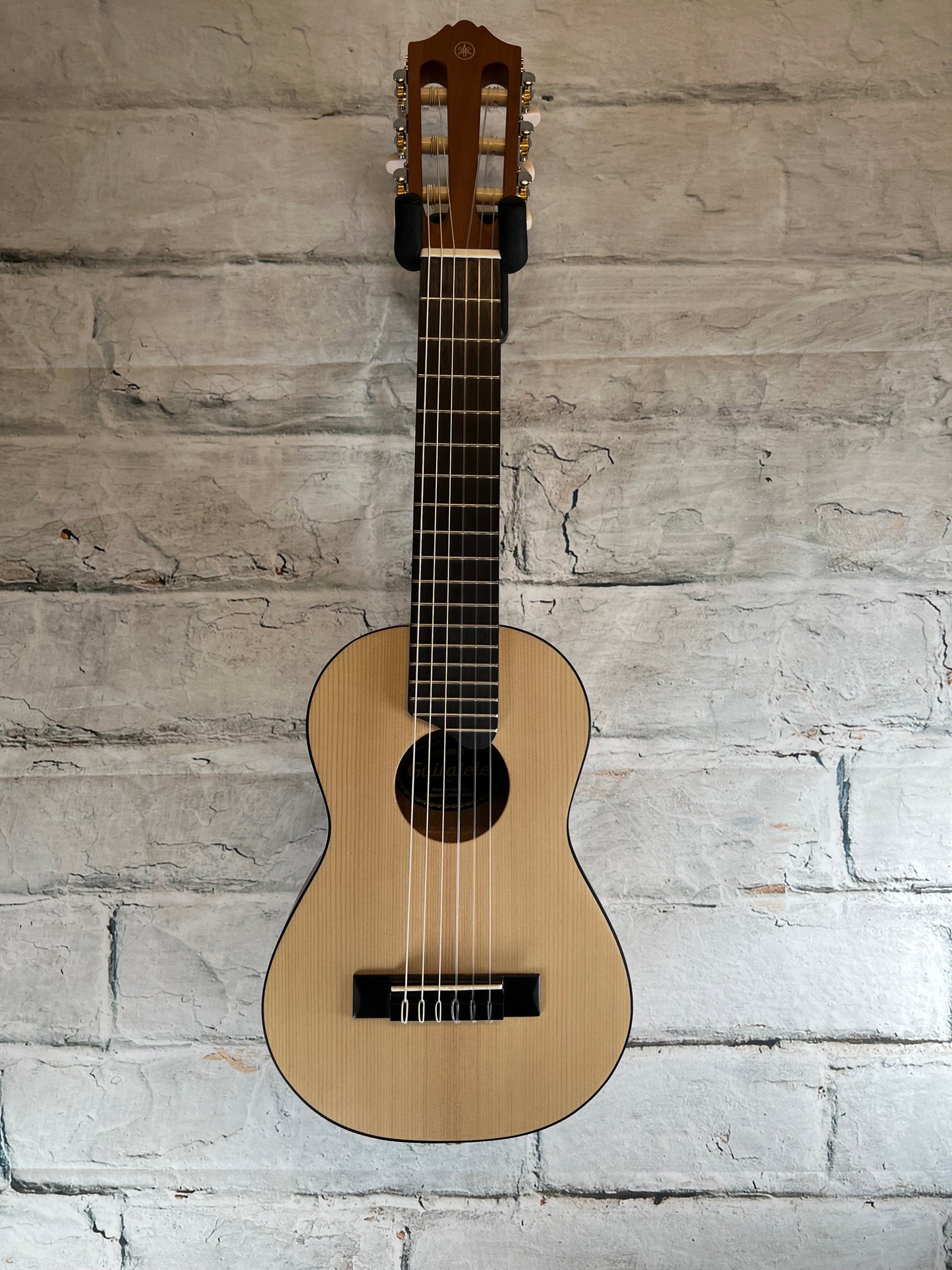 Yahama GL-1 6 String Ukulele with Bag