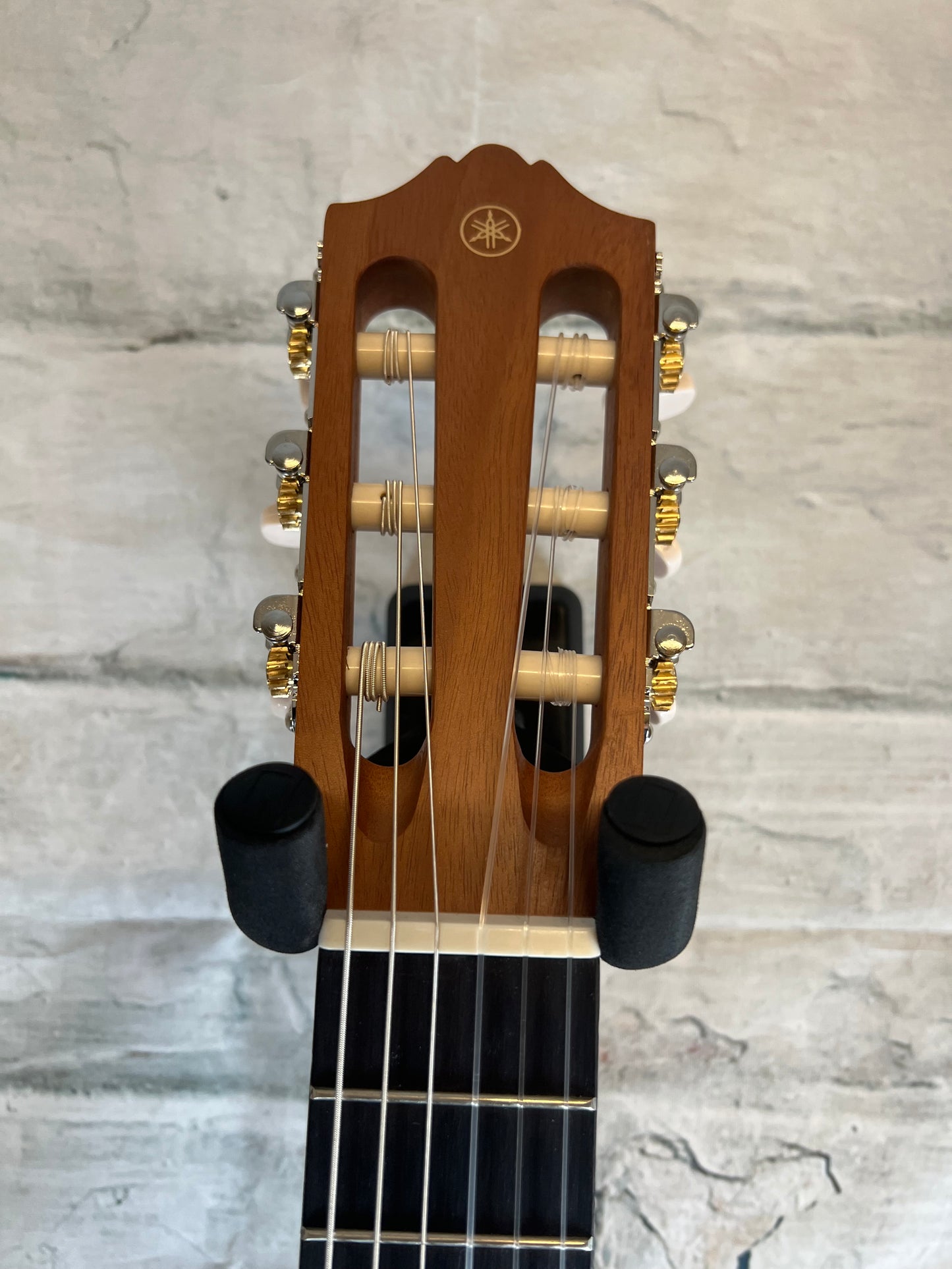 Yahama GL-1 6 String Ukulele with Bag