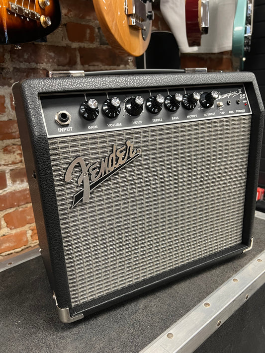 Fender Champion II 25, 120v