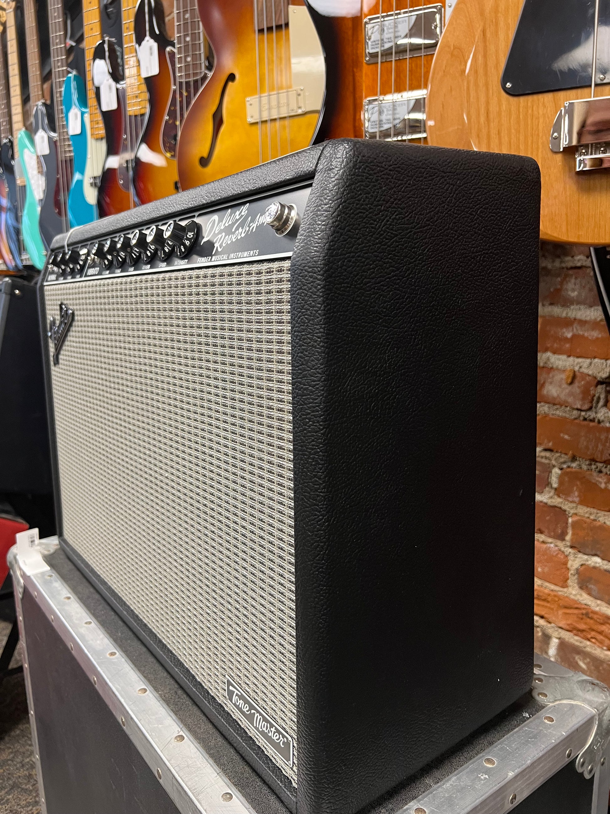 Fender Tone Master Twin Reverb Solid State 2x12 – Will West Music and Sound