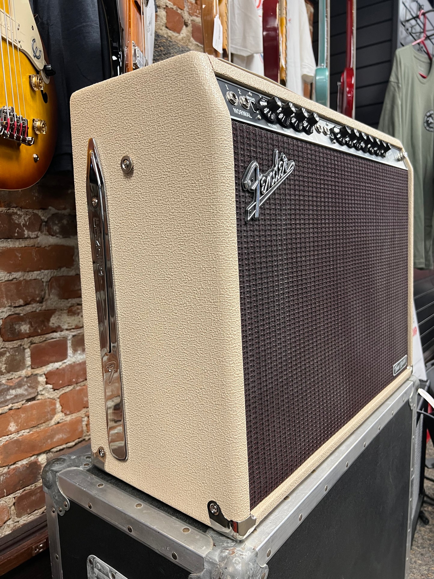 Fender Tone Master Twin Reverb Blonde Cream back Edition