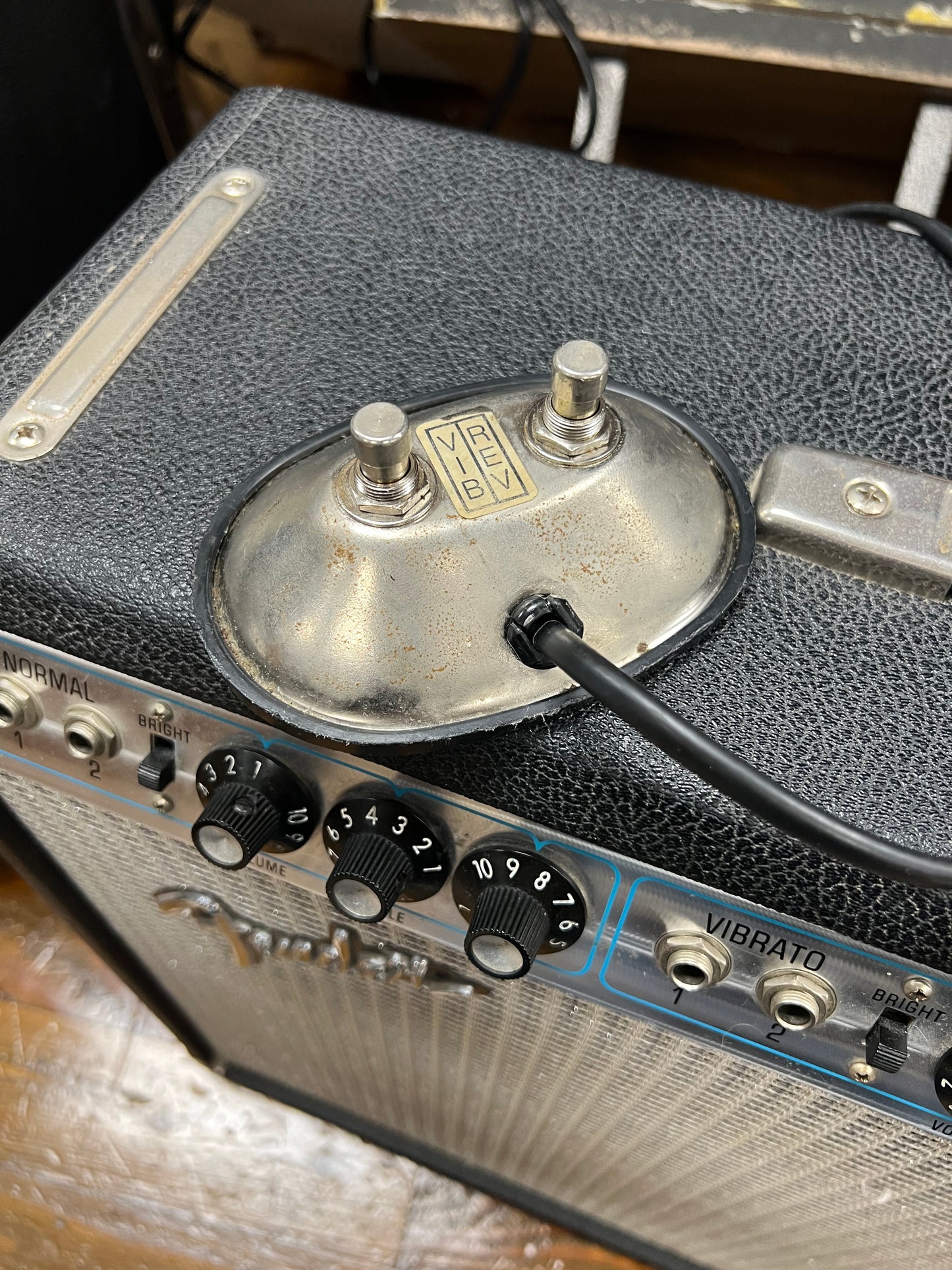 Used Fender Vibrolux Reverb Amp 1974 With Footswitch