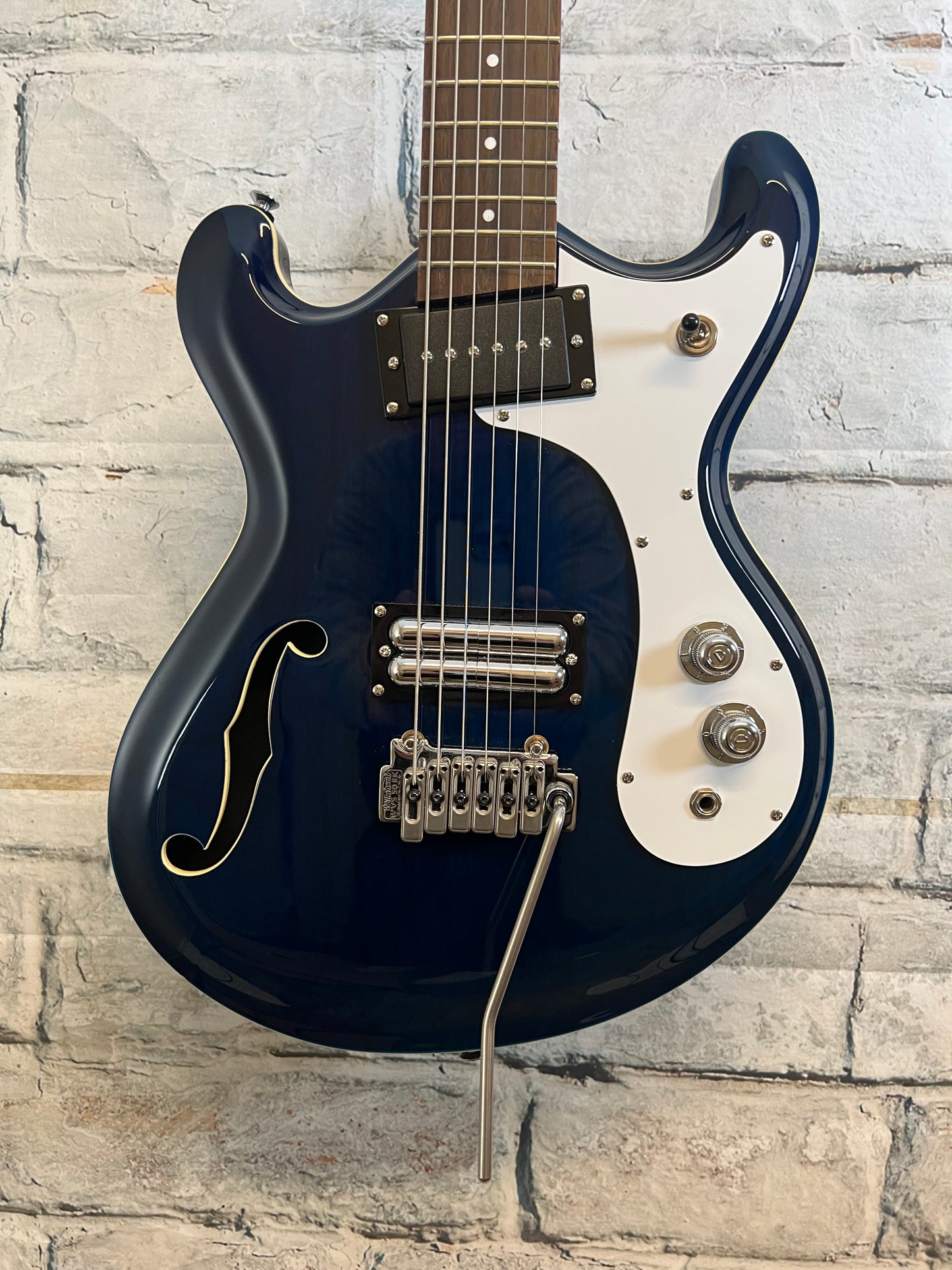 Used Danelectro 66BT-TRBLUE Semi-Hollow Double Cutaway