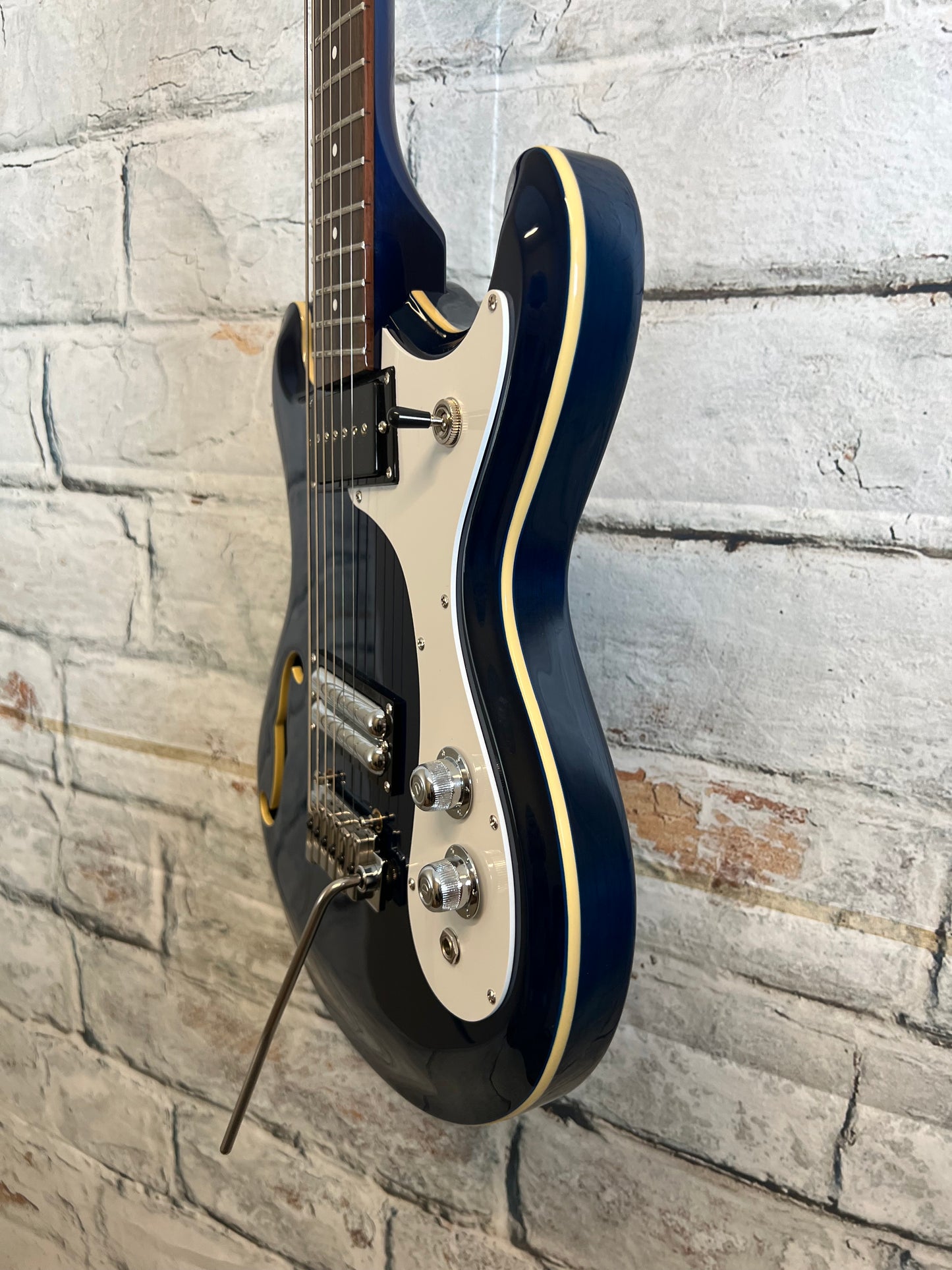 Used Danelectro 66BT-TRBLUE Semi-Hollow Double Cutaway