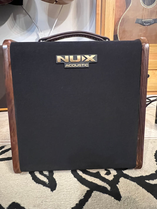 NUX Stageman Acoustic Amp with Bluetooth Loop Pedal