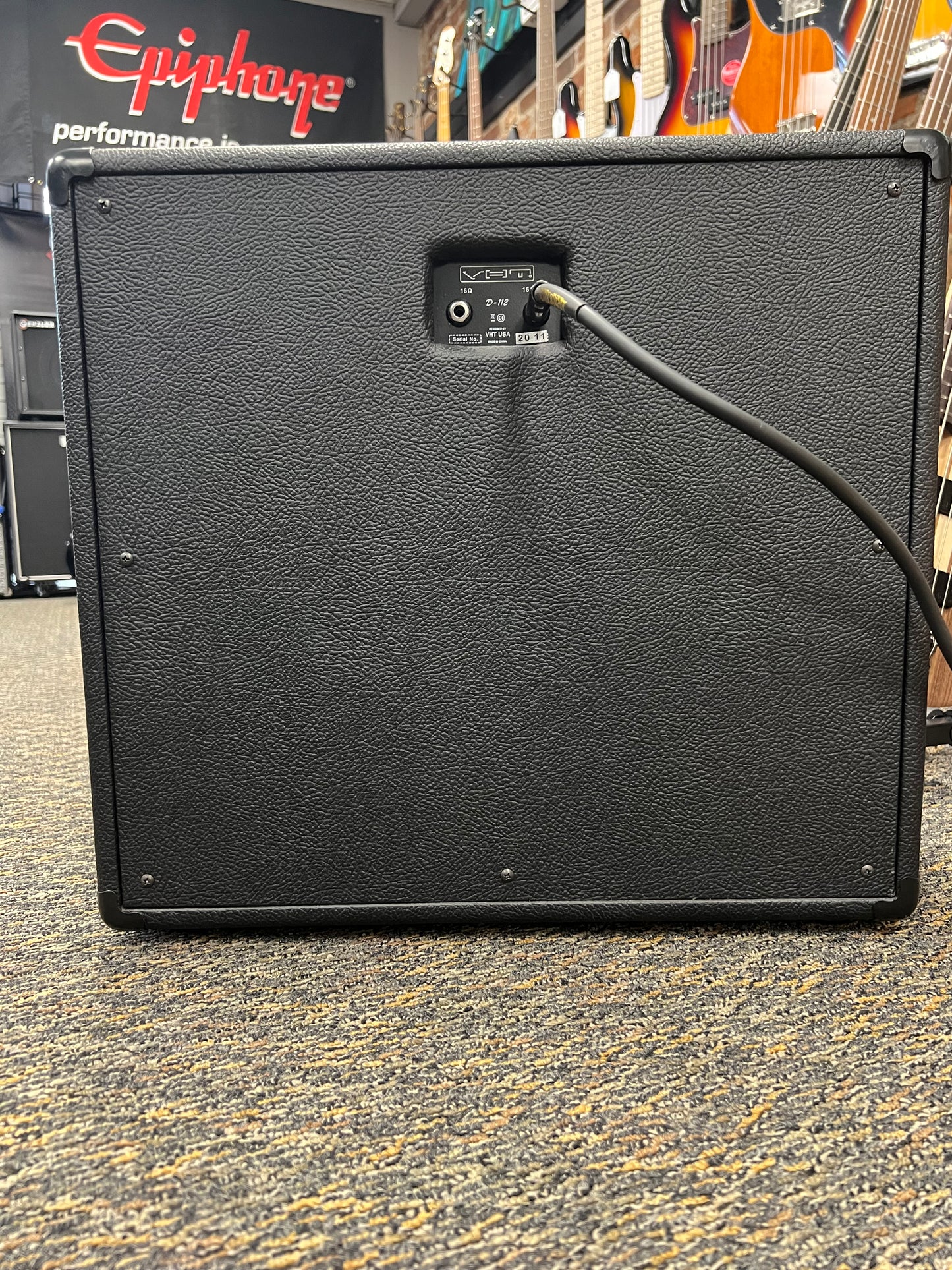 VHT 12” Closed back speaker cabinet with 12” chromeback