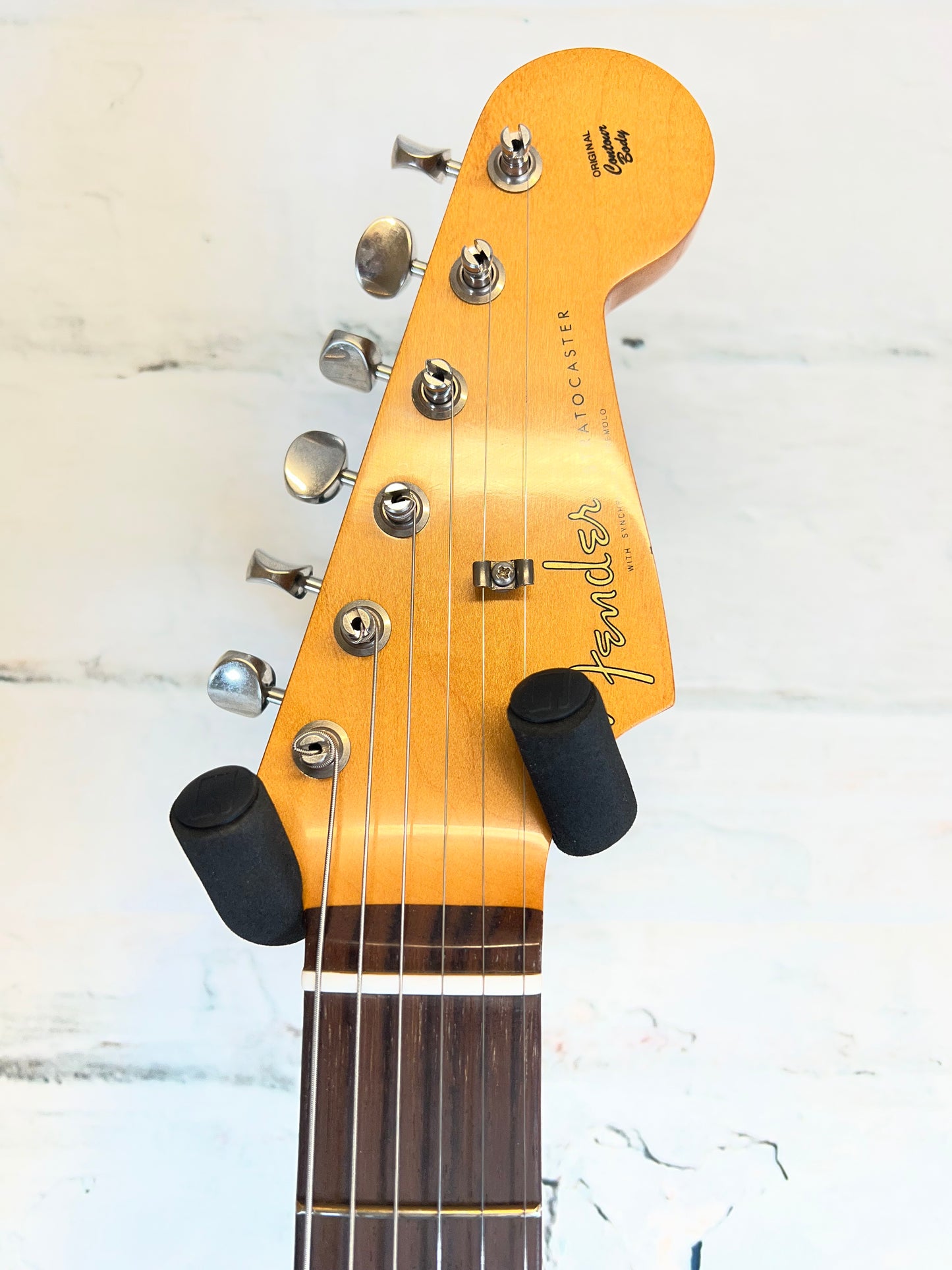 Fender Limited Edition Vintera II Road Worn 60’s Stratocaster with Case
