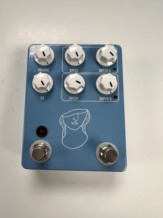 Used JHS Artificial Blonde Vibrato