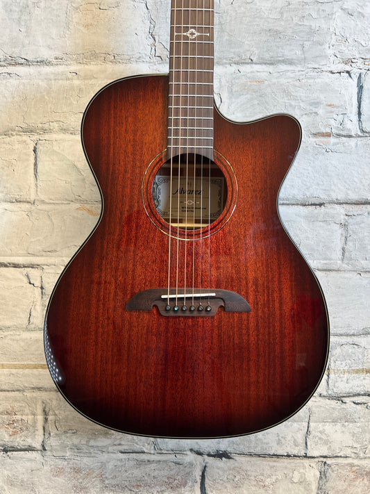 Alvarez Masterworks Folk/OM Guitar, Acoustic/Electric