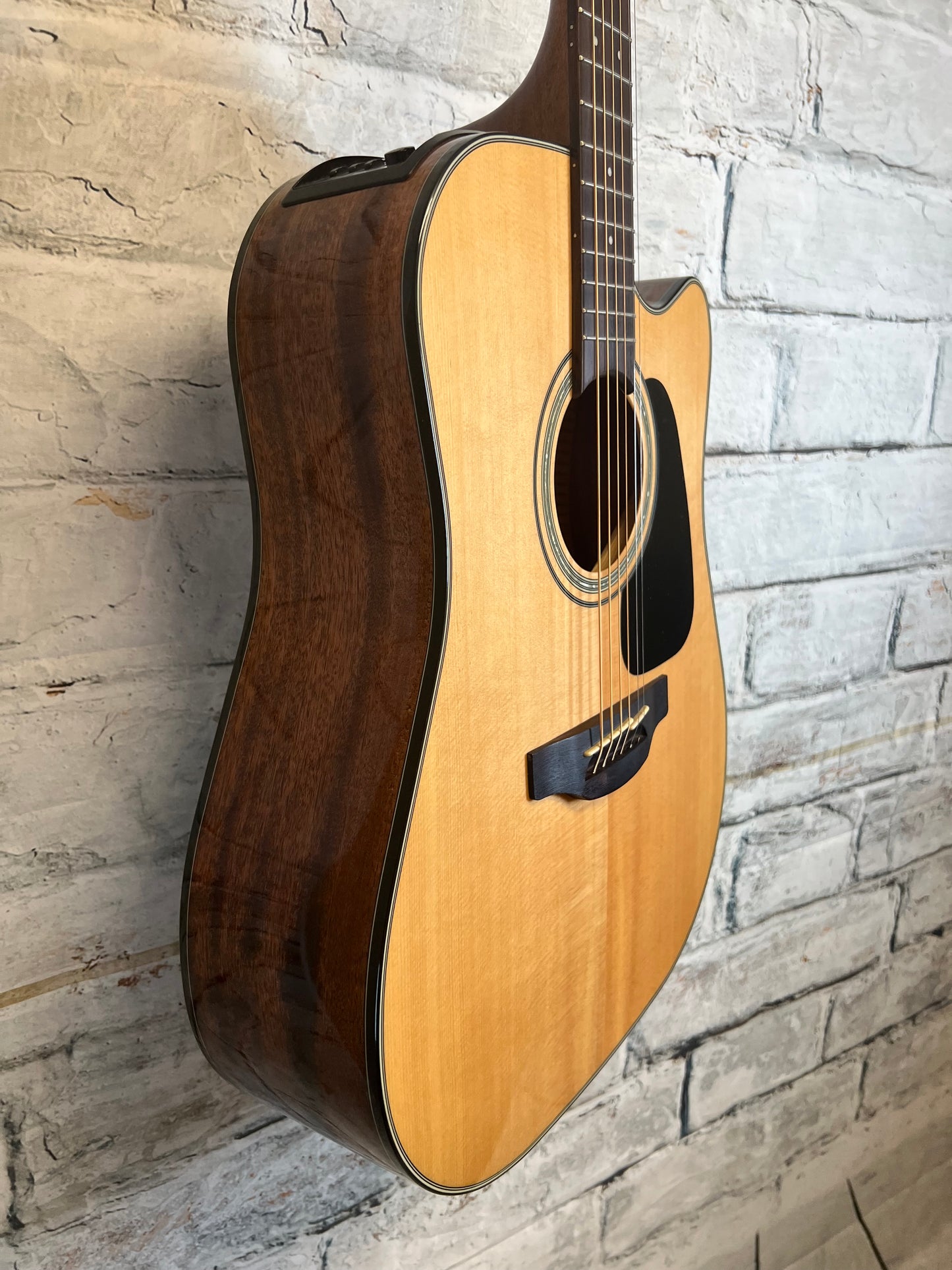 Used Takamine GD30CE Acoustic with Hardshell Case