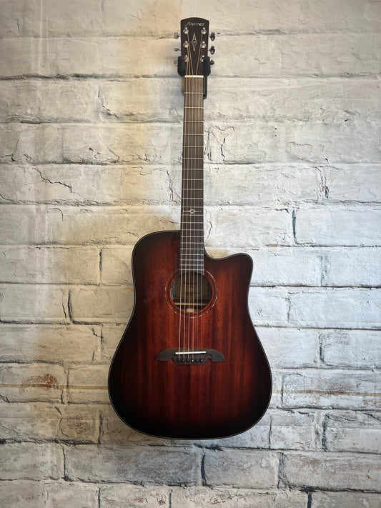 Alvarez Masterworks Dreadnought Acoustic/Electric Guitar with bag