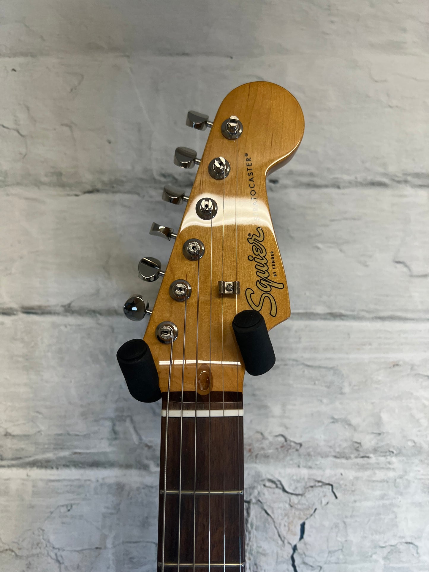Squier Classic Vibe ‘60’s Stratocaster- Candy Apple Red