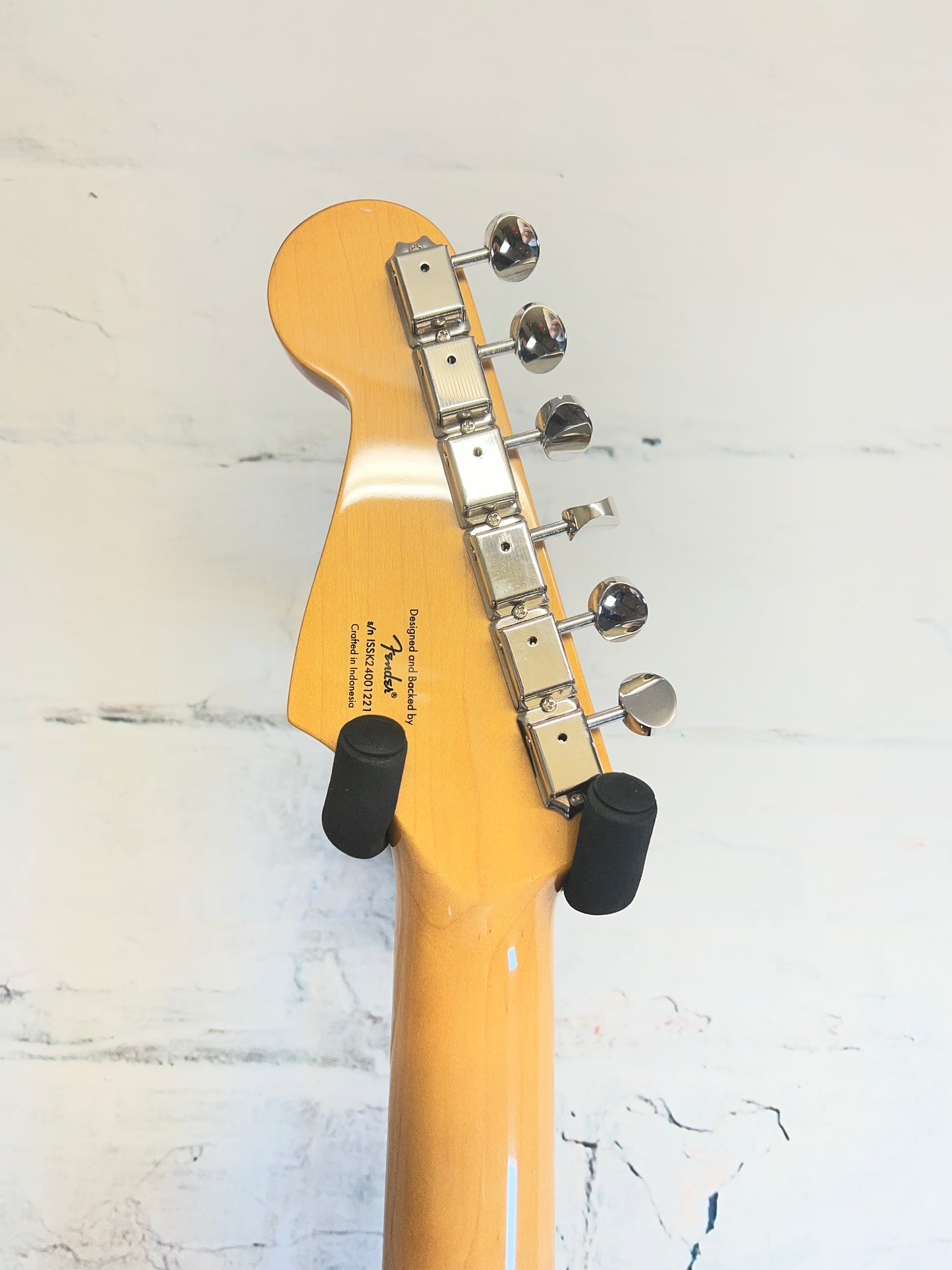 Squier Classic Vibe ‘60’s Stratocaster- Candy Apple Red