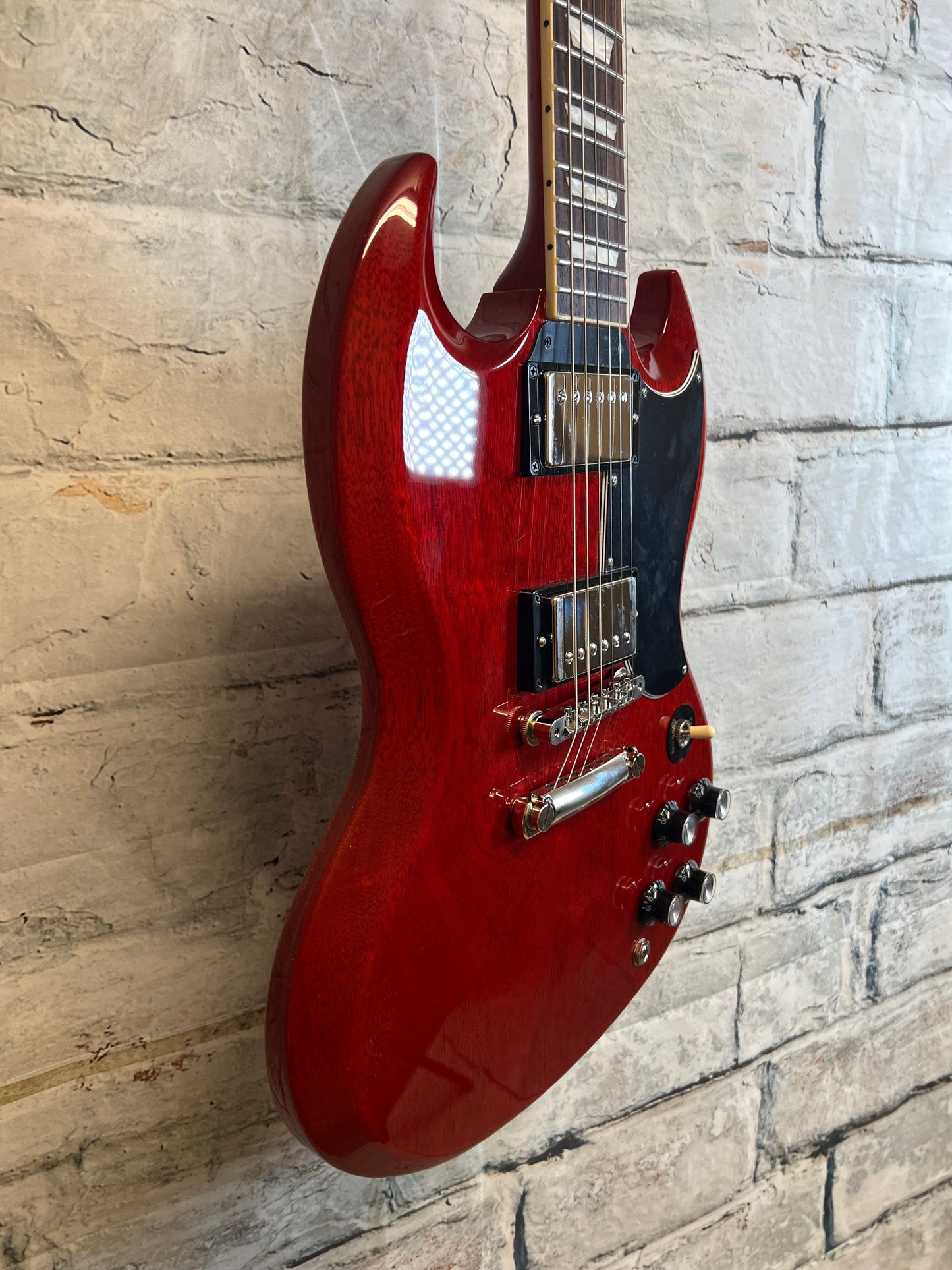 Gibson SG Standard ‘61 Vintage Cherry Electric Guitar with Hardshell Case