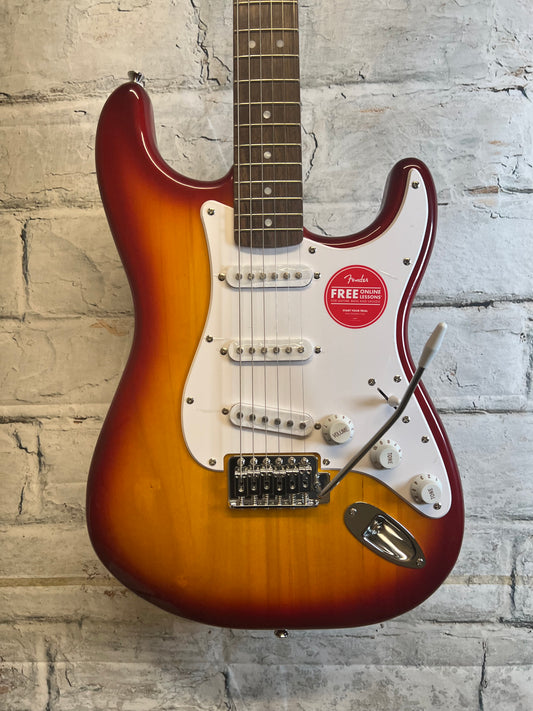 Squier Sonic Stratocaster, Laurel Fingerboard, White Pickguard