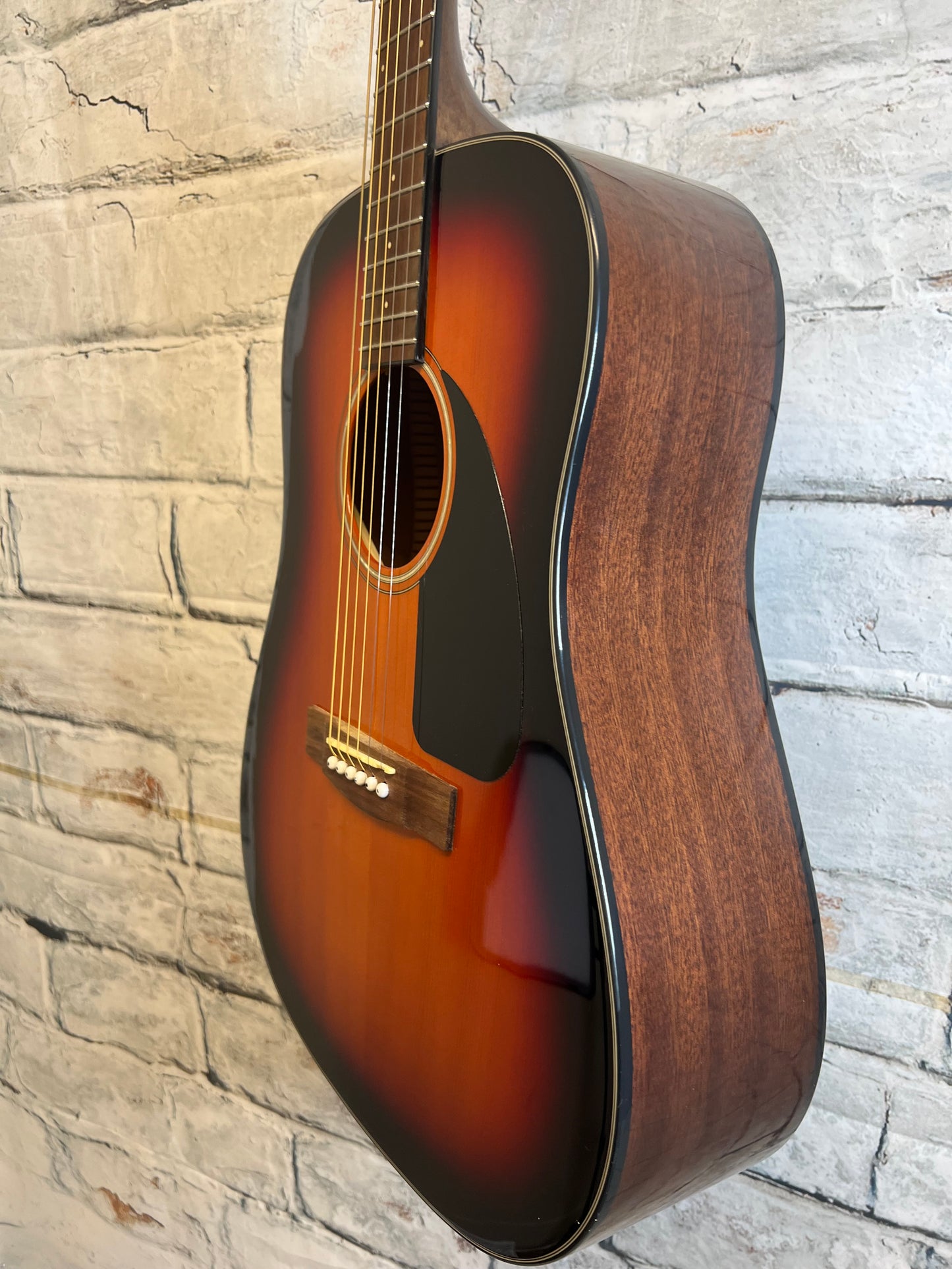 Fender CD-60 Dreadnought V3 with Case- Sunburst