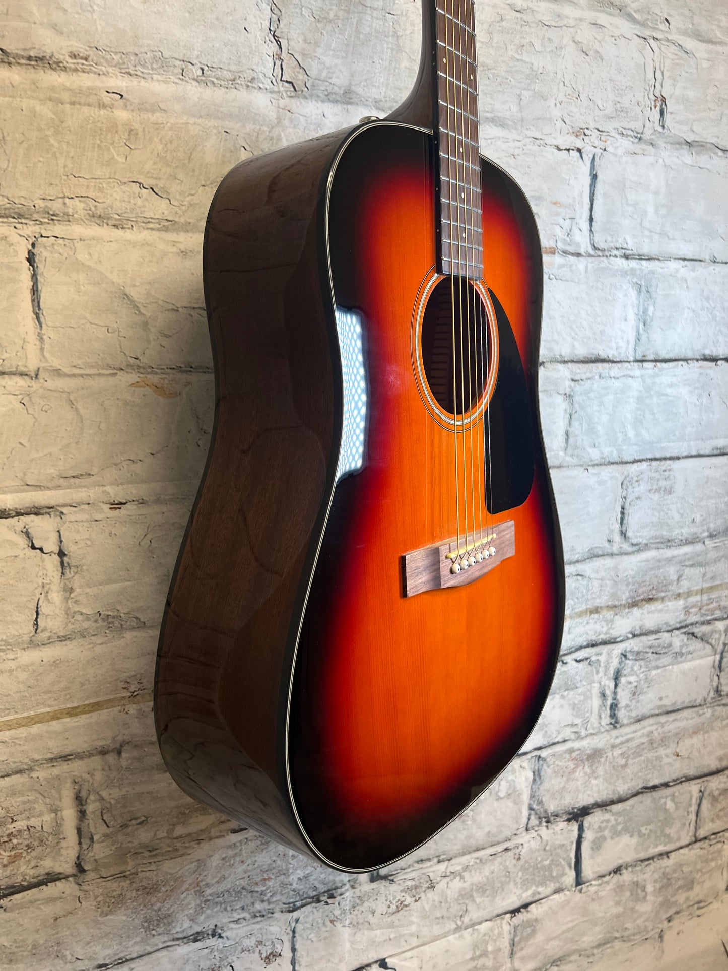 Fender CD-60 Dreadnought V3 with Case- Sunburst