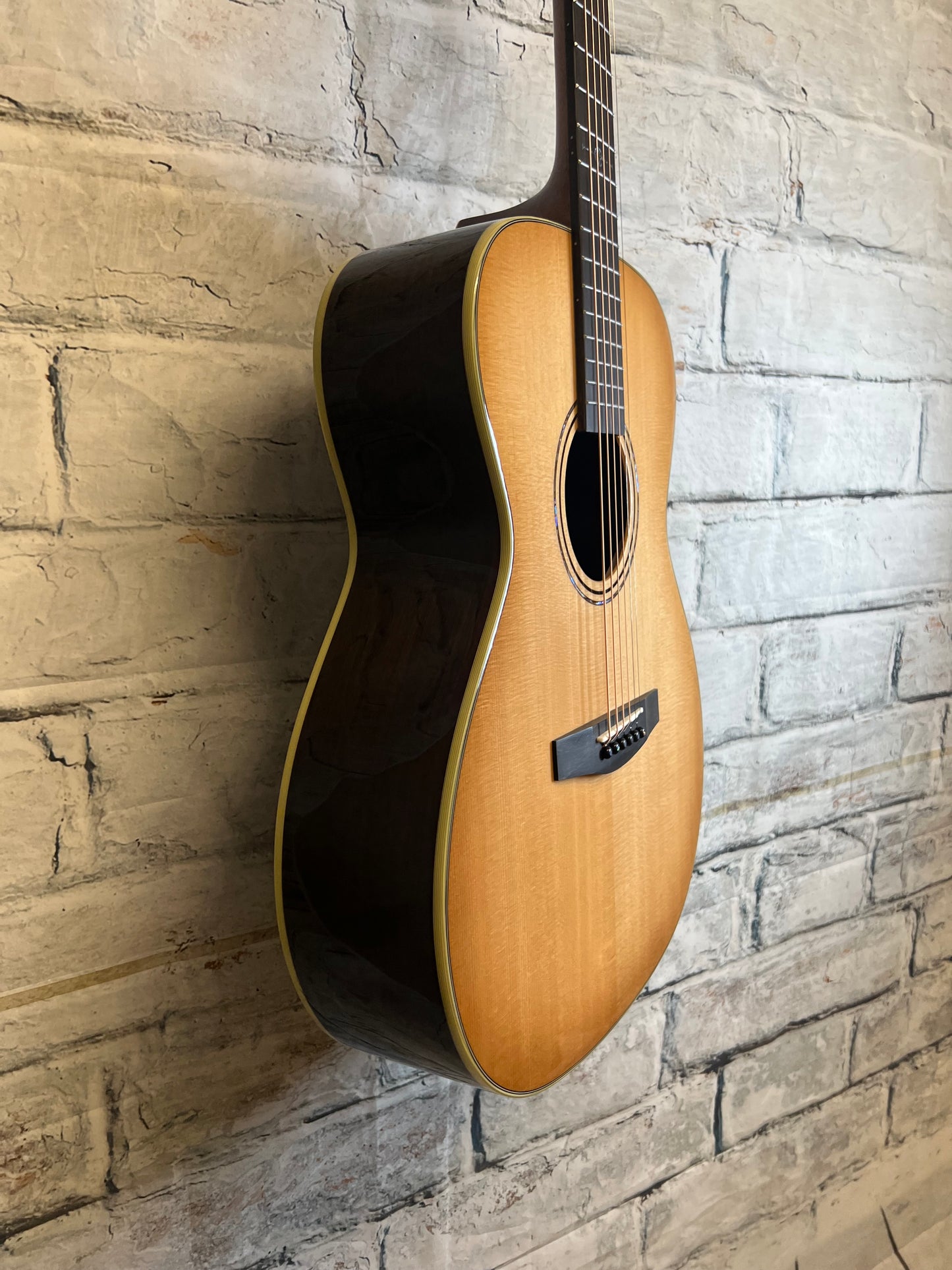 Alvarez LF70e Laureate Series Folk/OM Acoustic-electric