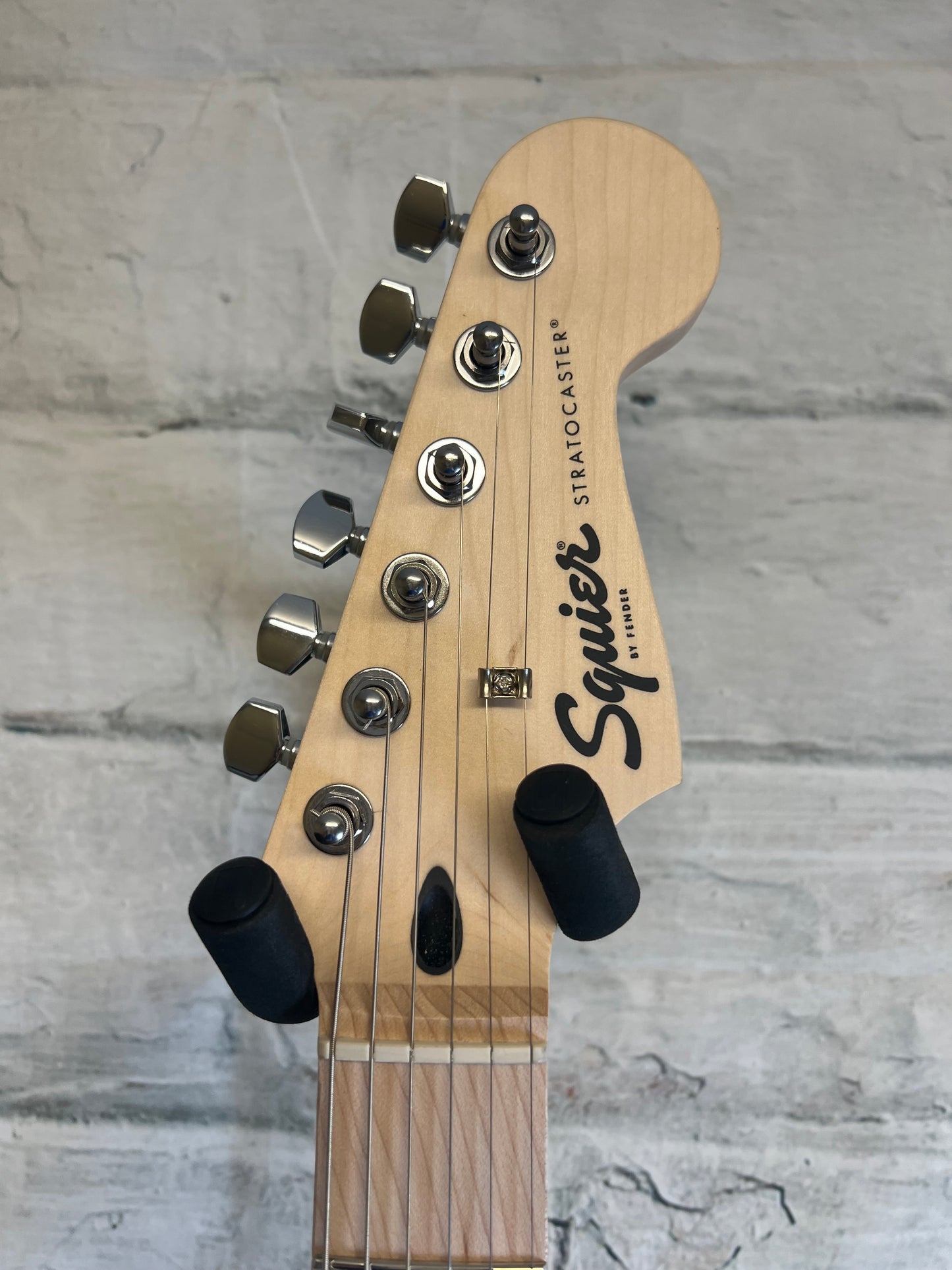 Squier Sonic Stratocaster HT H, Maple Fingerboard, White Pickguard