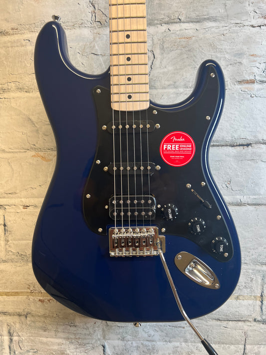 Squier Sonic Stratocaster HSS, Maple Fingerboard, Black Pickguard